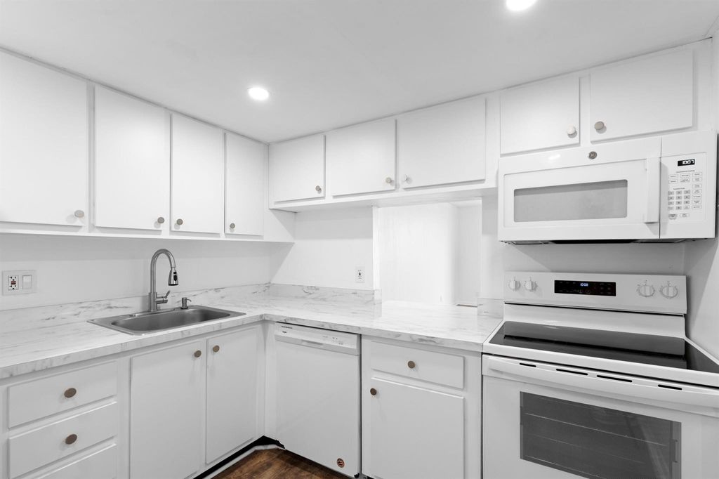 Photo of 470 Executive Center Drive #5k, West Palm Beach, FL 33401 (MLS # R11125485)