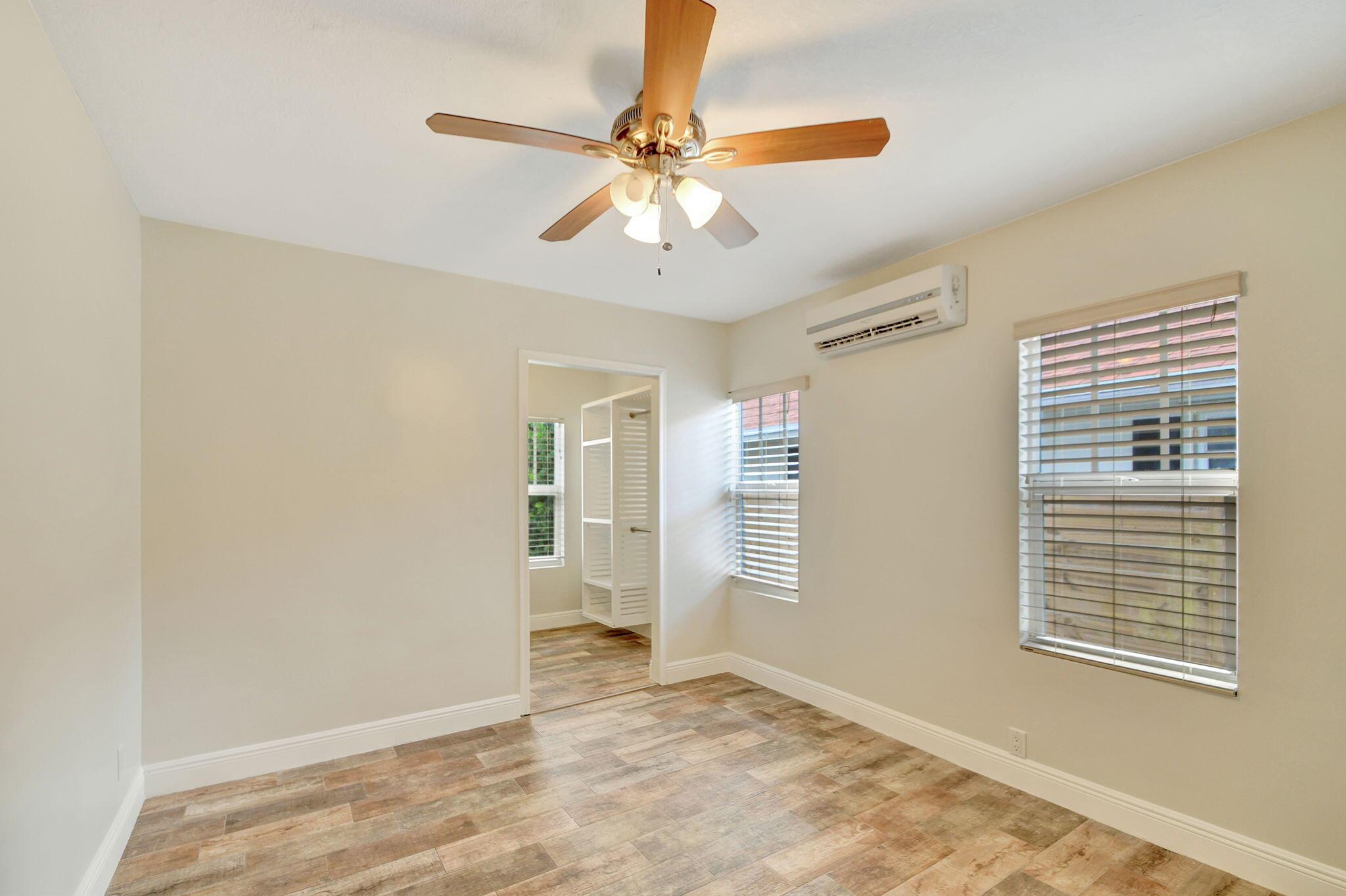 LAKE WORTH TOWN OF - Residential