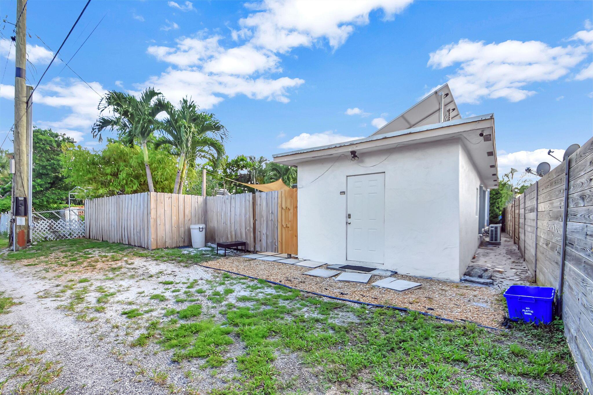 LAKE WORTH TOWN OF - Residential