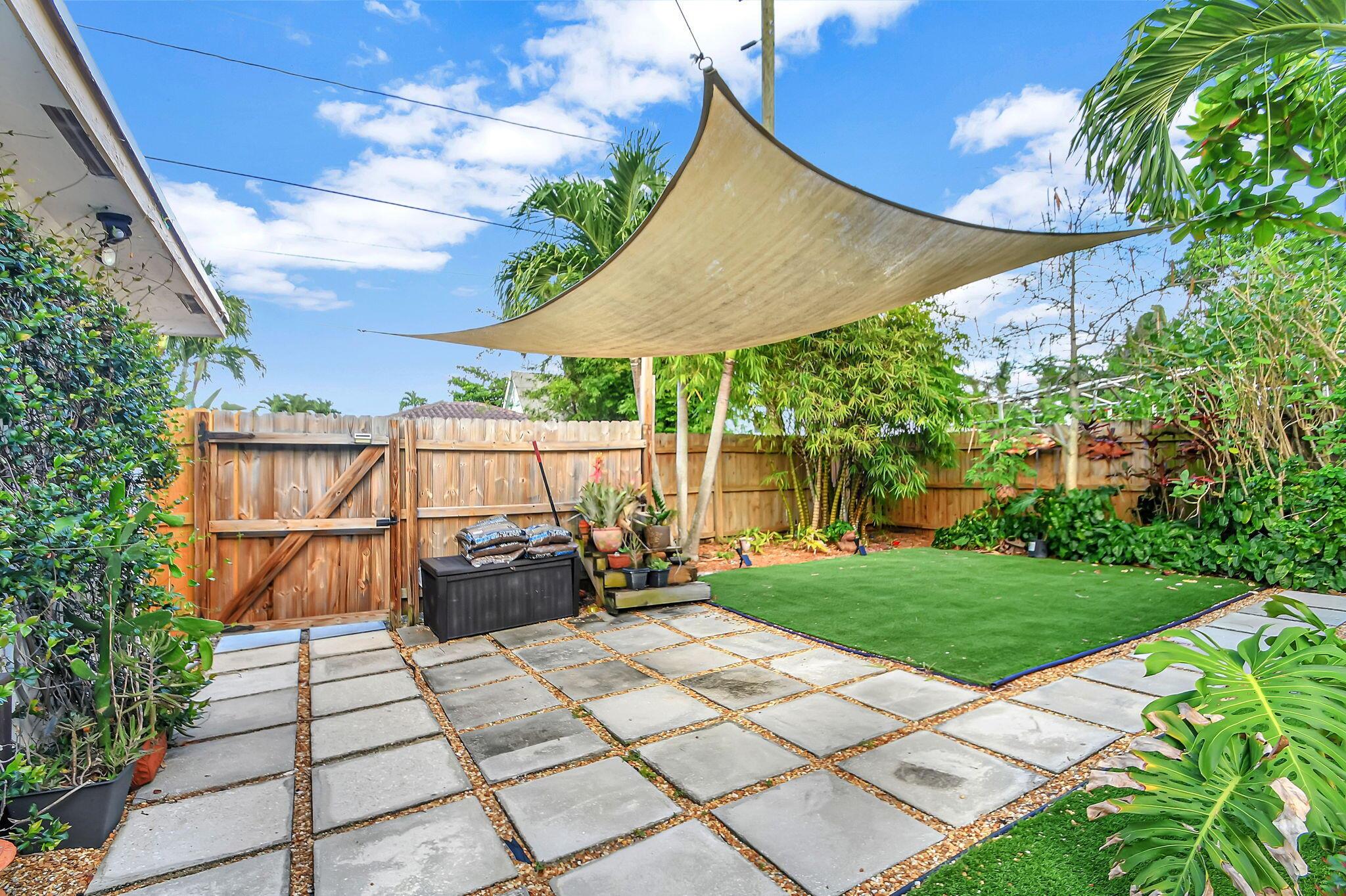 LAKE WORTH TOWN OF - Residential