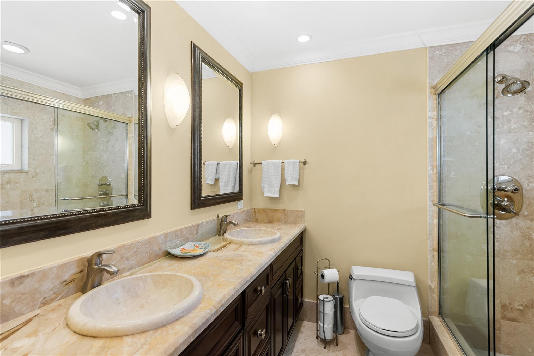 TOWNHOUSE ISLE - Residential