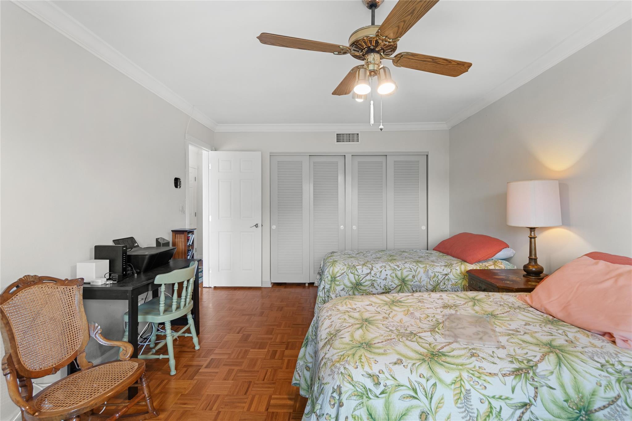 TOWNHOUSE ISLE - Residential