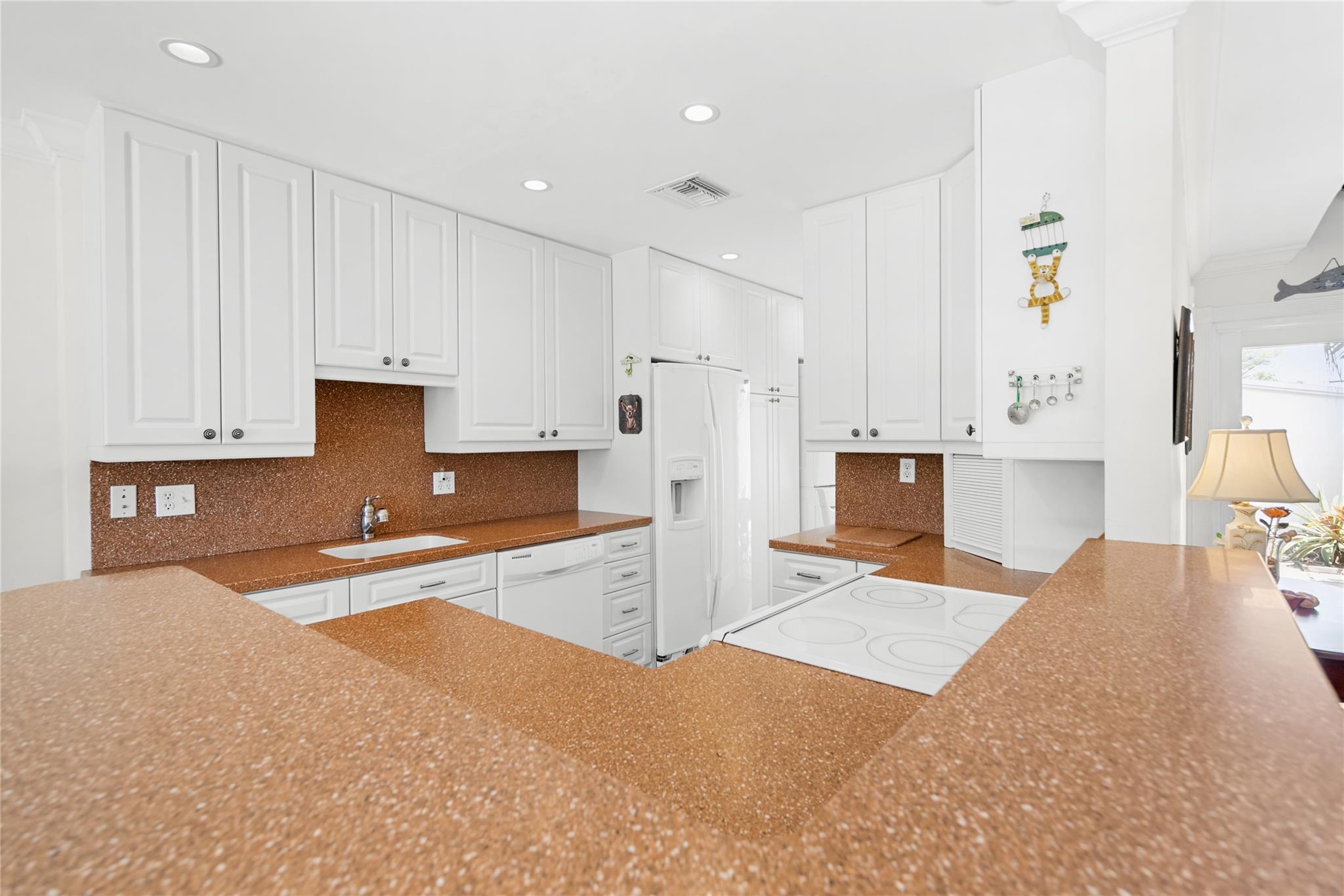 TOWNHOUSE ISLE - Residential