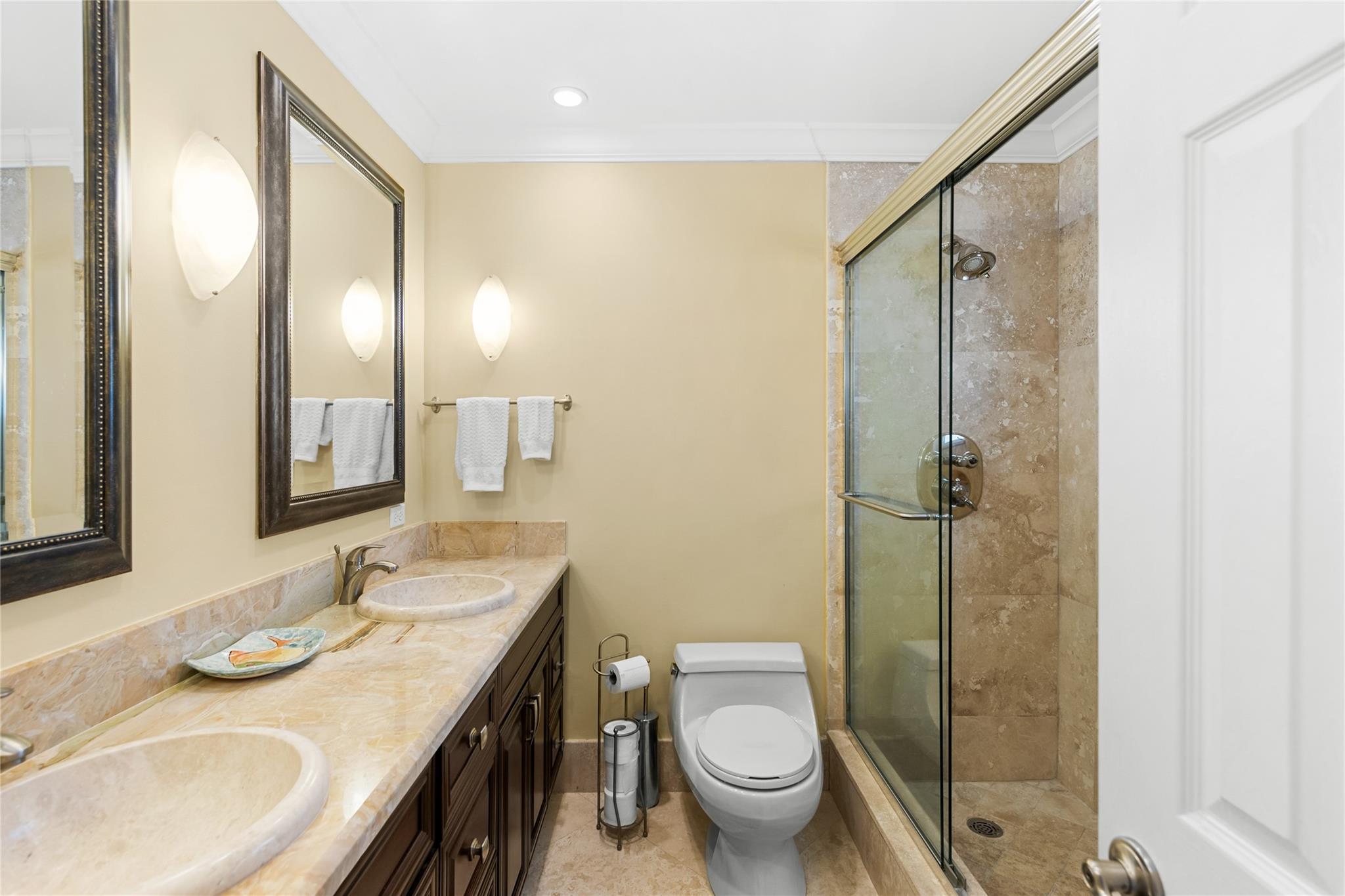 TOWNHOUSE ISLE - Residential