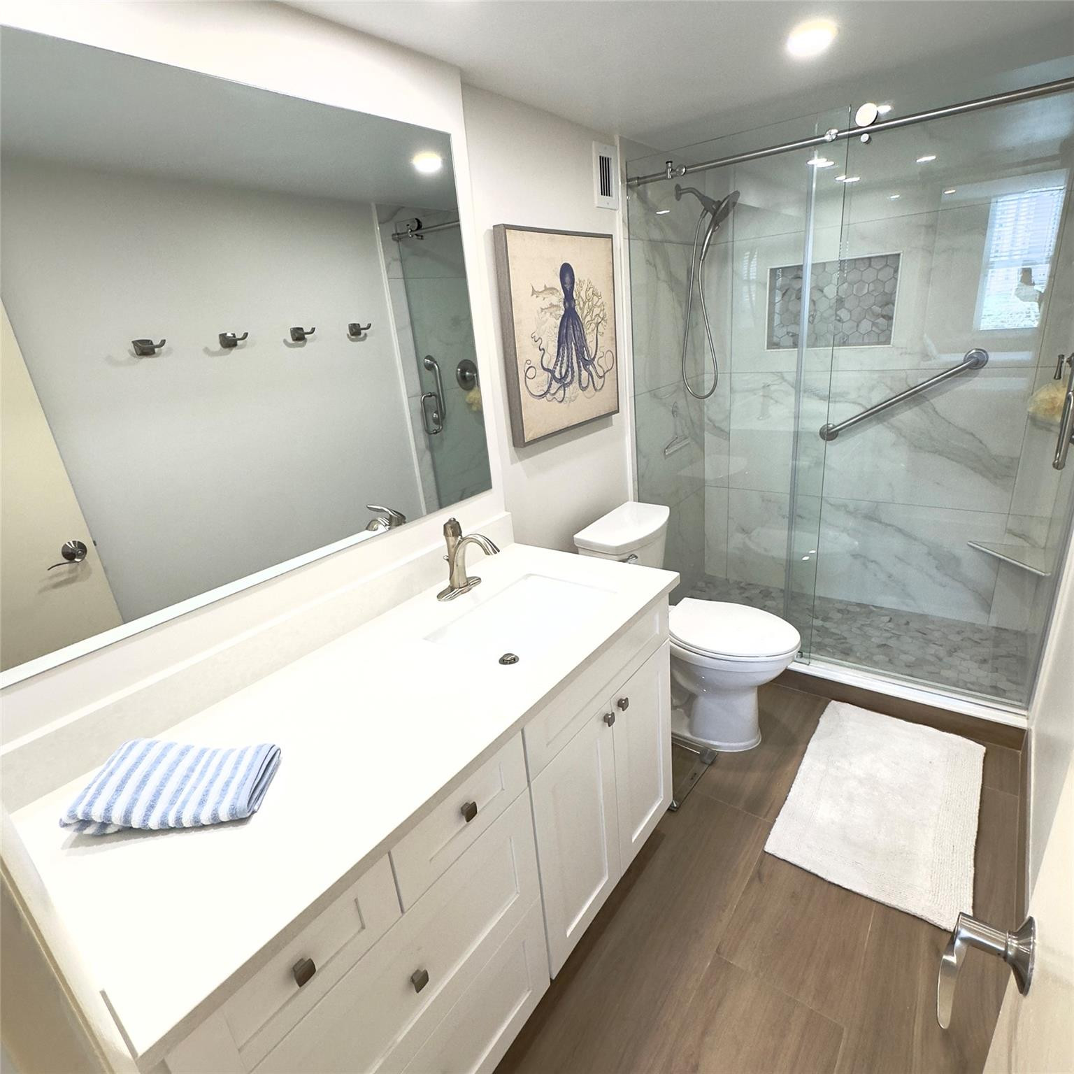 Venetian Condominium - Residential Lease