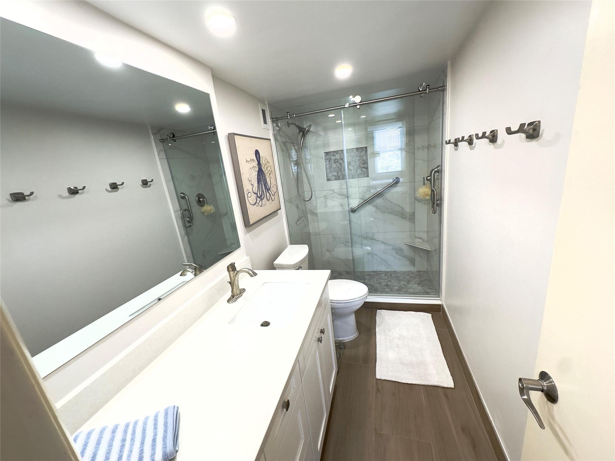 Venetian Condominium - Residential Lease