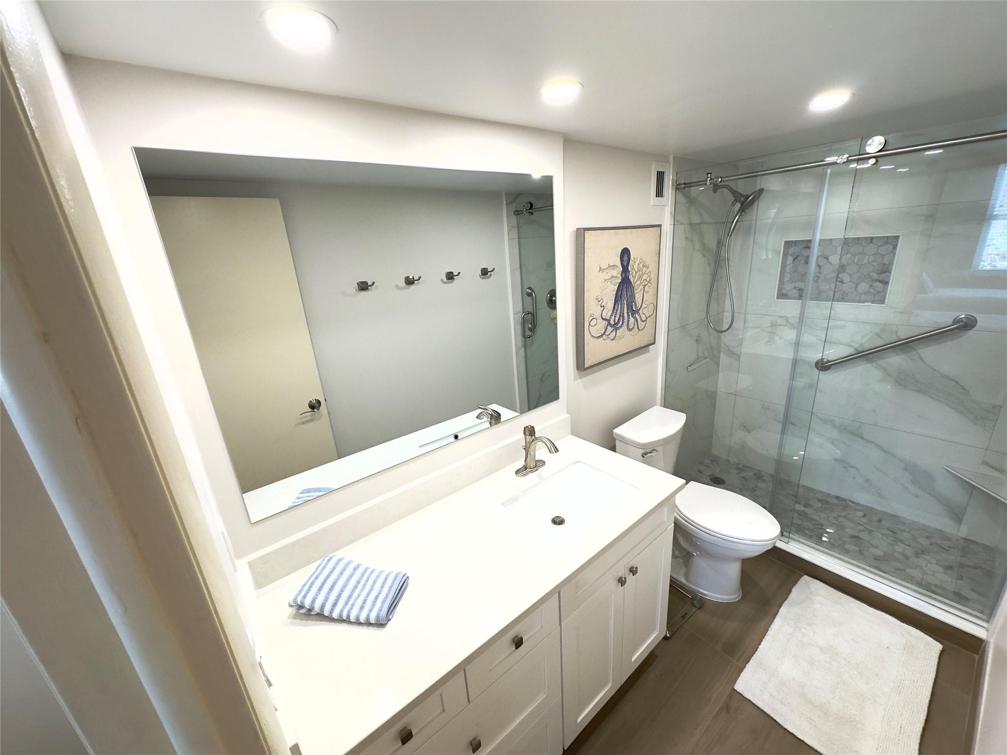 Venetian Condominium - Residential Lease