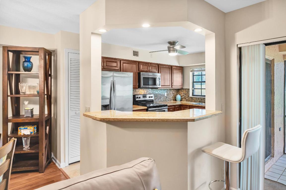 FAIRWAYS AT BOCA GOLF & TENNIS COND - Residential