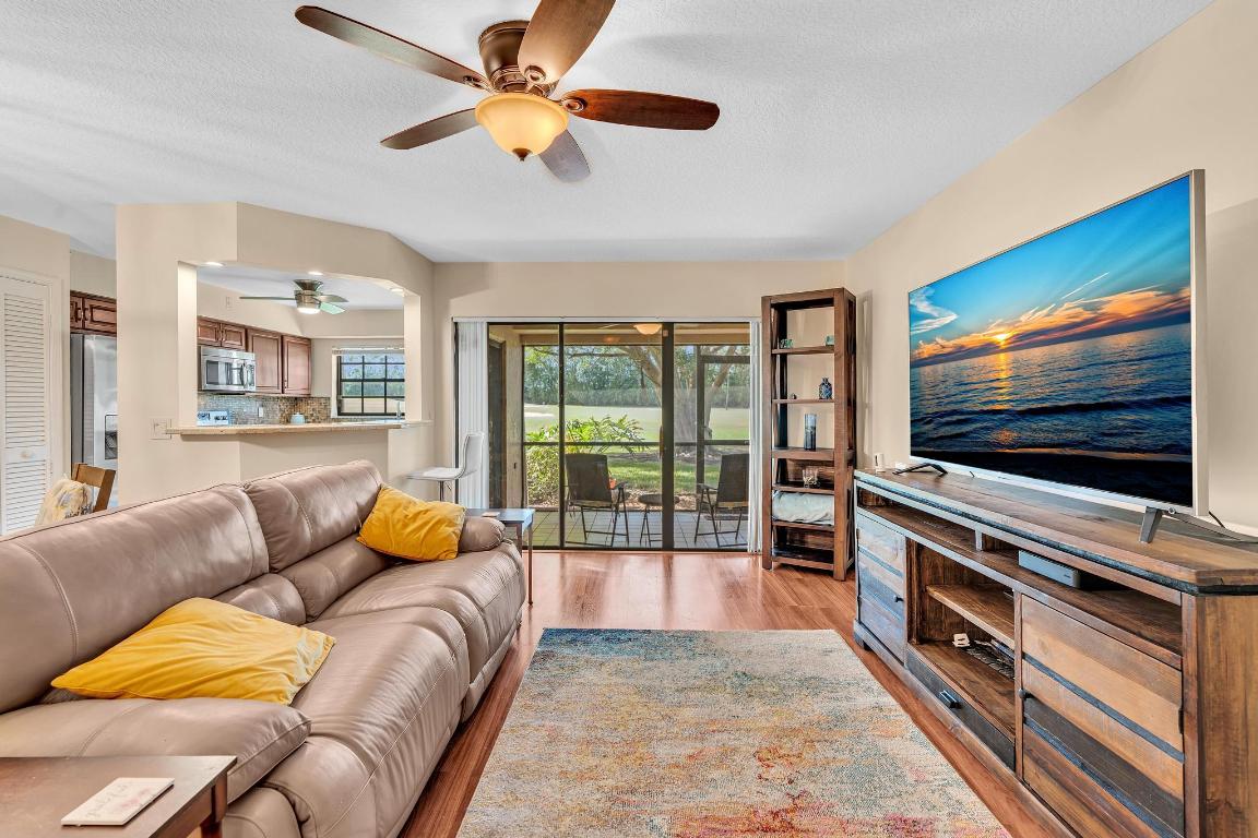 FAIRWAYS AT BOCA GOLF & TENNIS COND - Residential