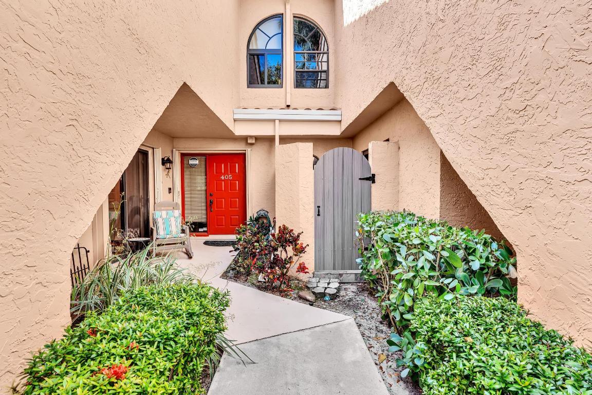 FAIRWAYS AT BOCA GOLF & TENNIS COND - Residential