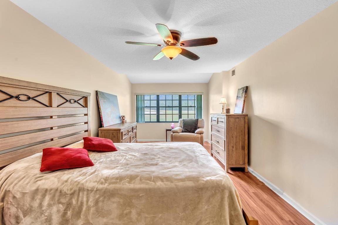 FAIRWAYS AT BOCA GOLF & TENNIS COND - Residential