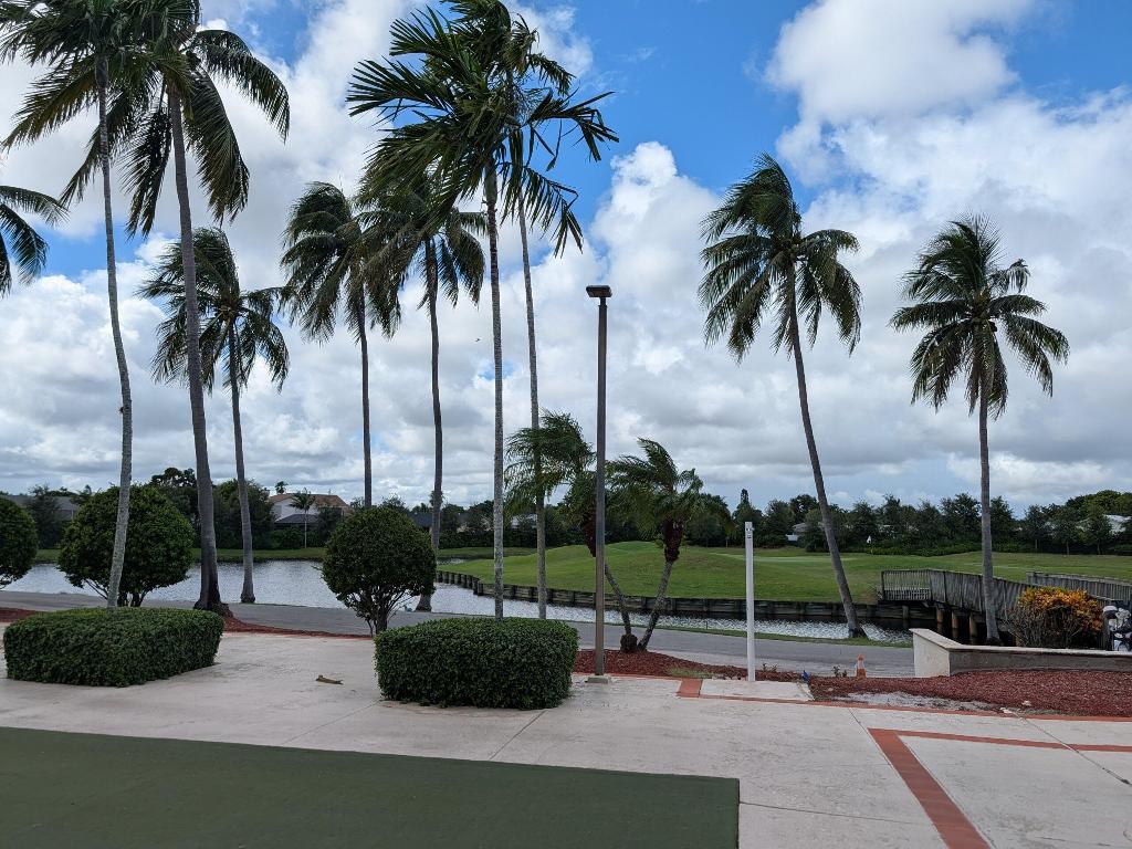 FAIRWAYS AT BOCA GOLF & TENNIS COND - Residential
