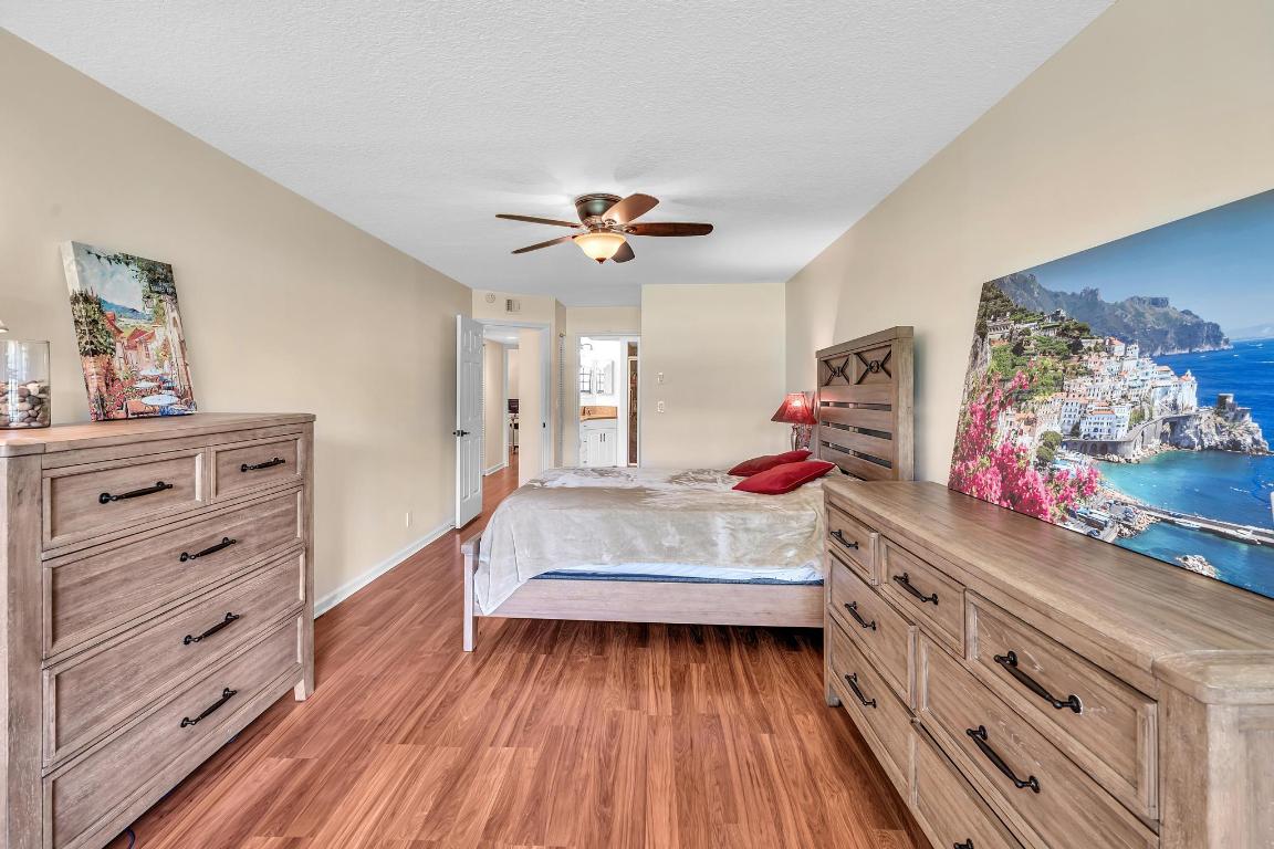 FAIRWAYS AT BOCA GOLF & TENNIS COND - Residential