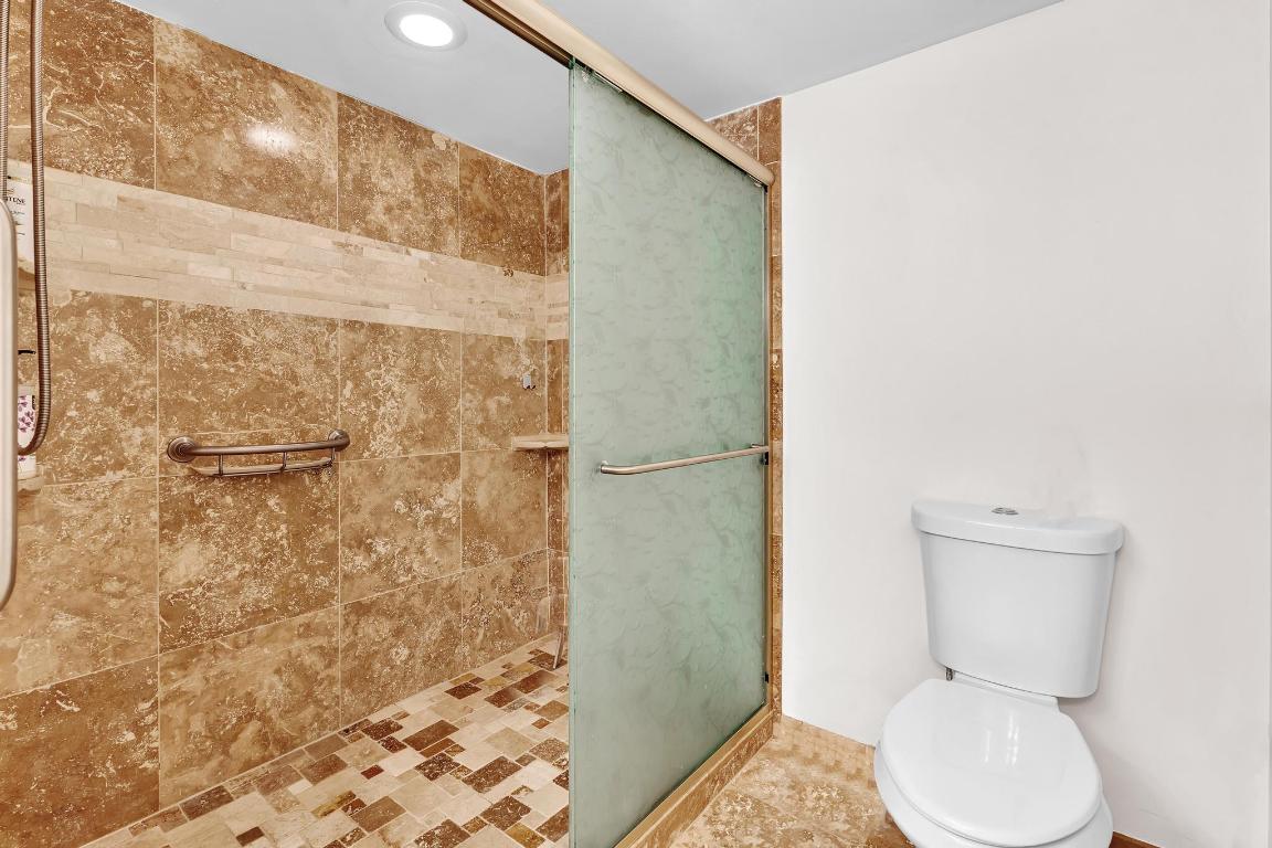 FAIRWAYS AT BOCA GOLF & TENNIS COND - Residential