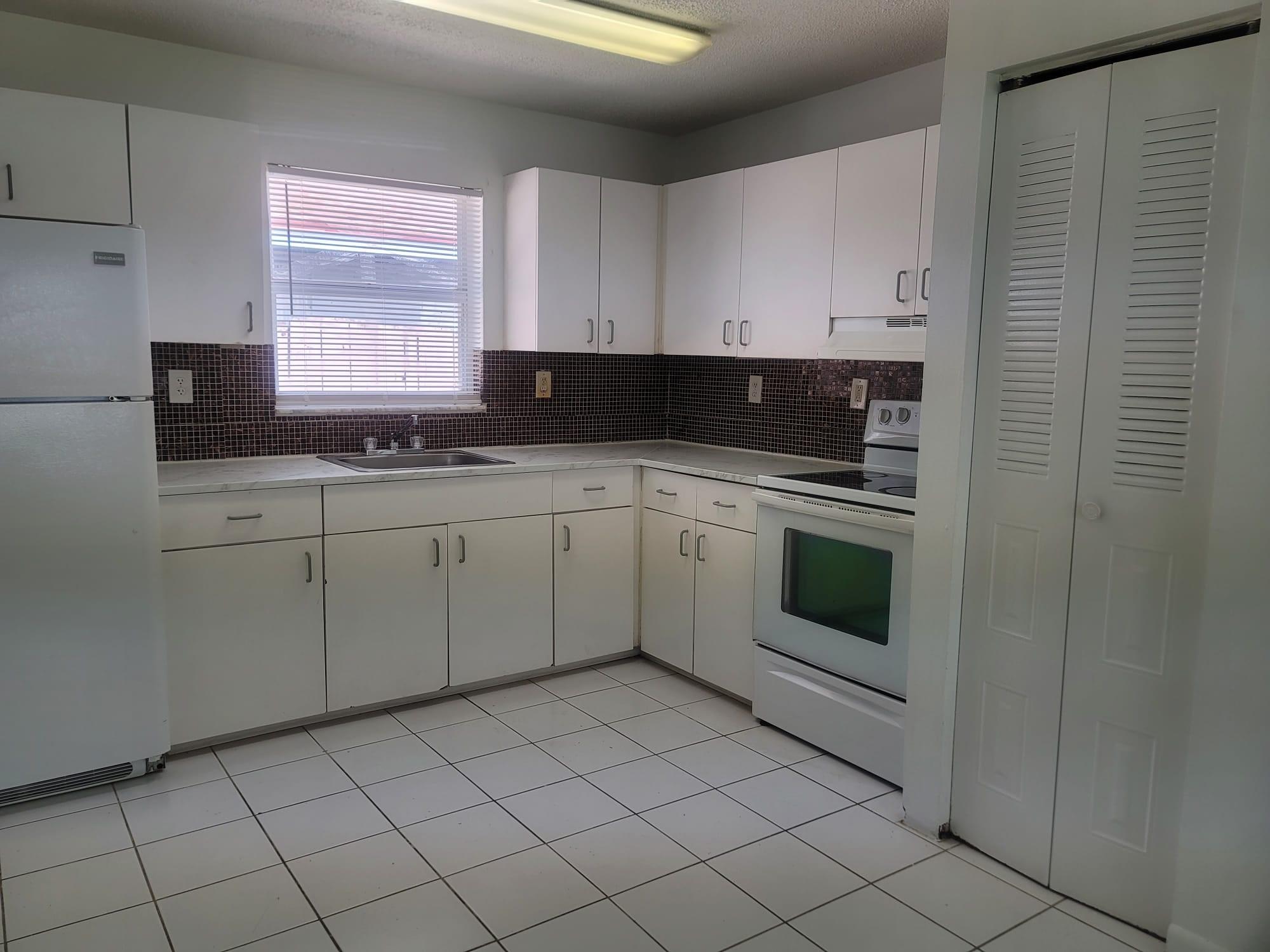 Hollywood Little Ranches - Residential Lease