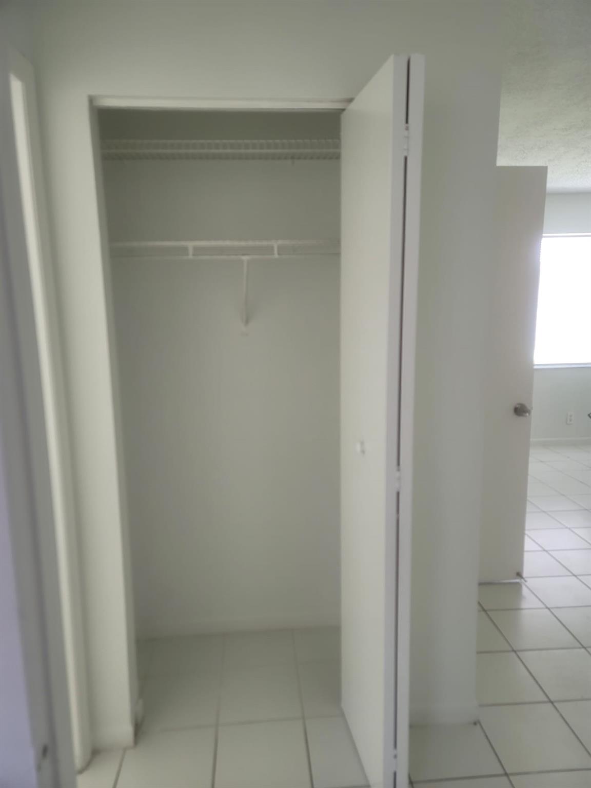 Hollywood Little Ranches - Residential Lease