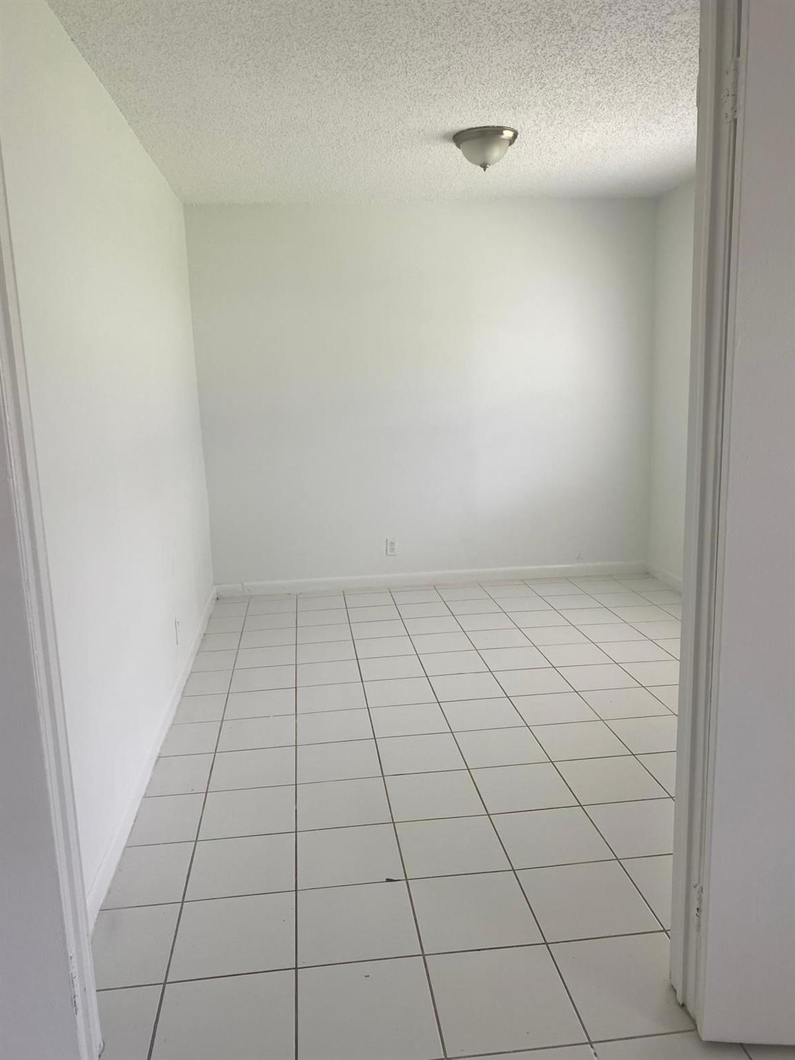 Hollywood Little Ranches - Residential Lease