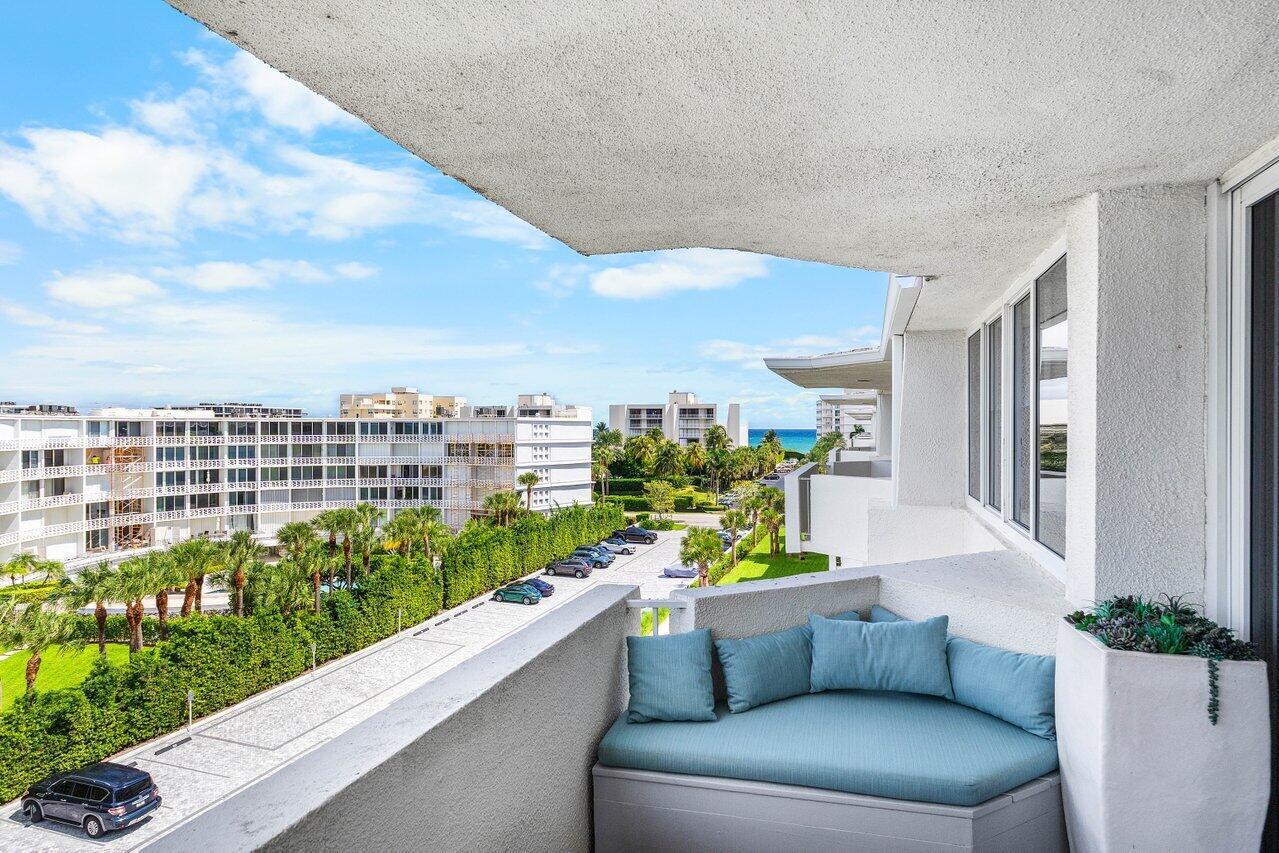 CARLYLE HOUSE CONDO - Residential Lease
