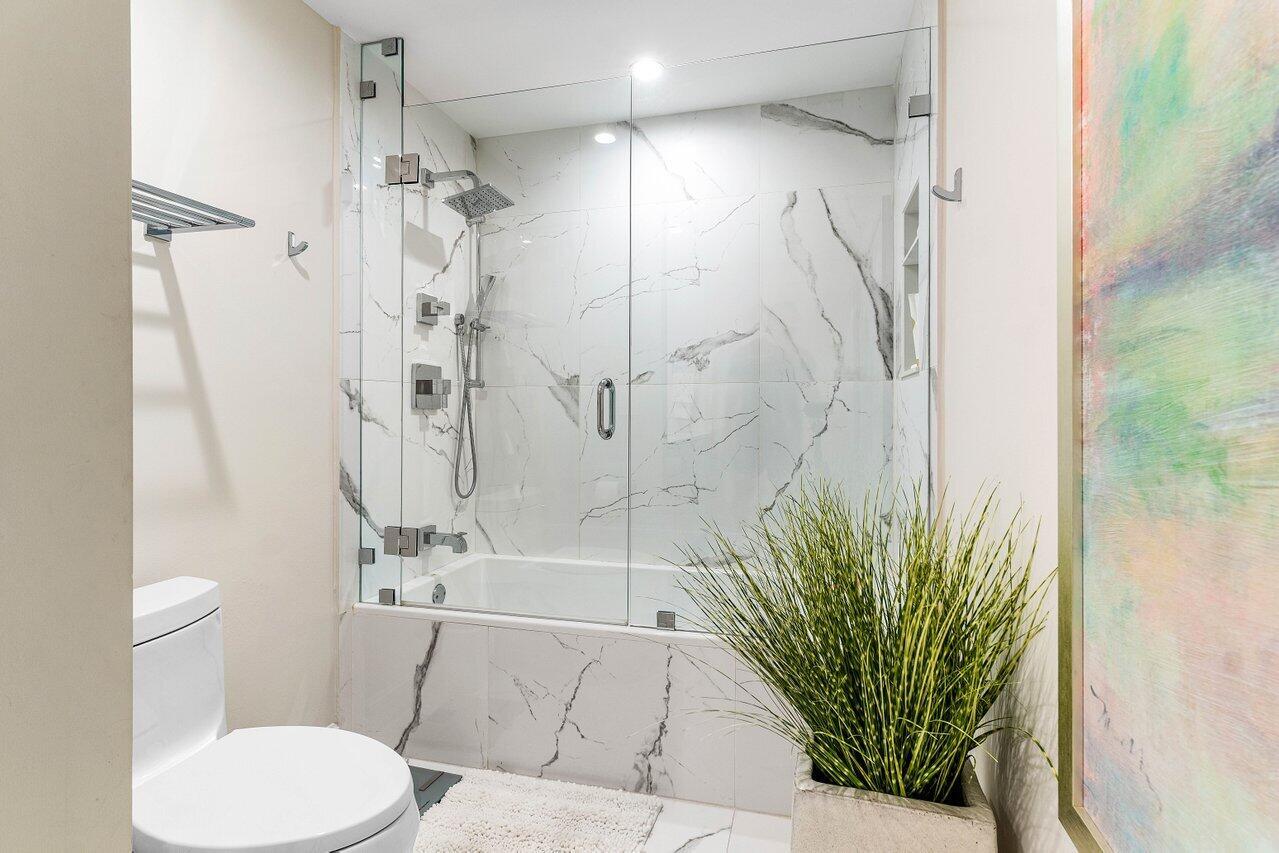 CARLYLE HOUSE CONDO - Residential Lease