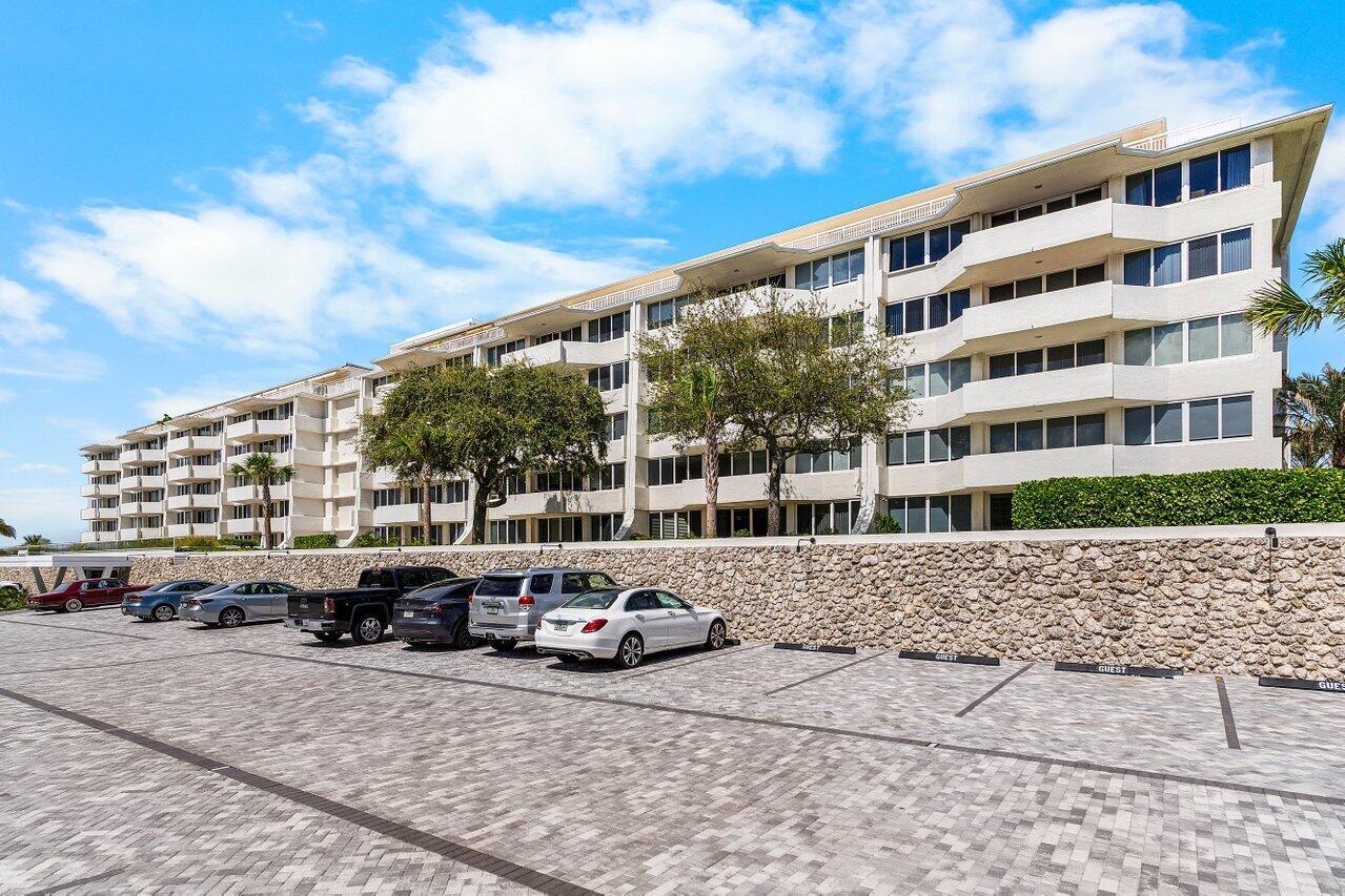 CARLYLE HOUSE CONDO - Residential Lease