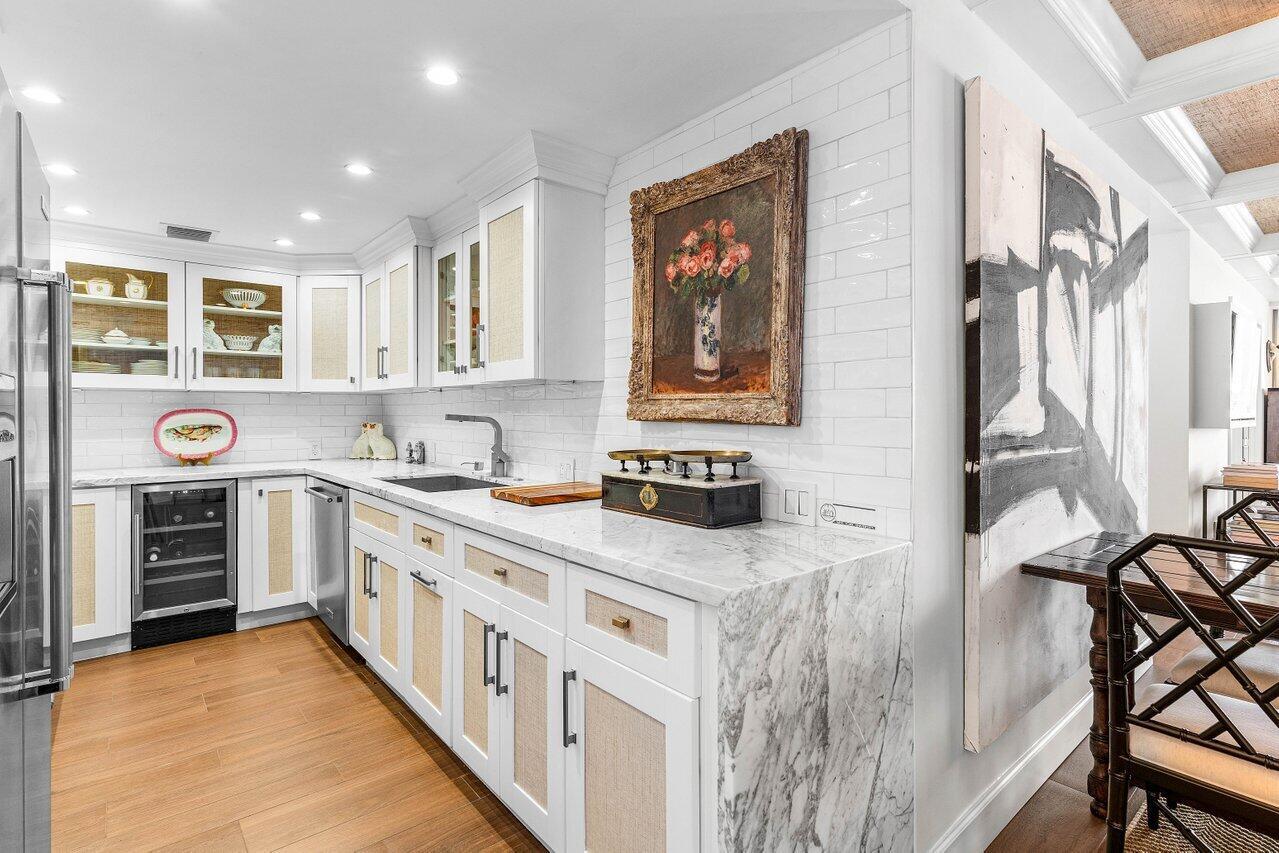 CARLYLE HOUSE CONDO - Residential Lease