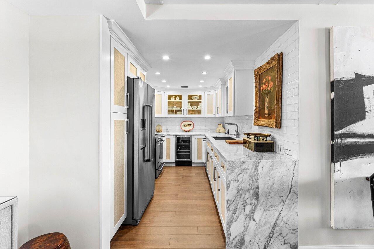 CARLYLE HOUSE CONDO - Residential Lease