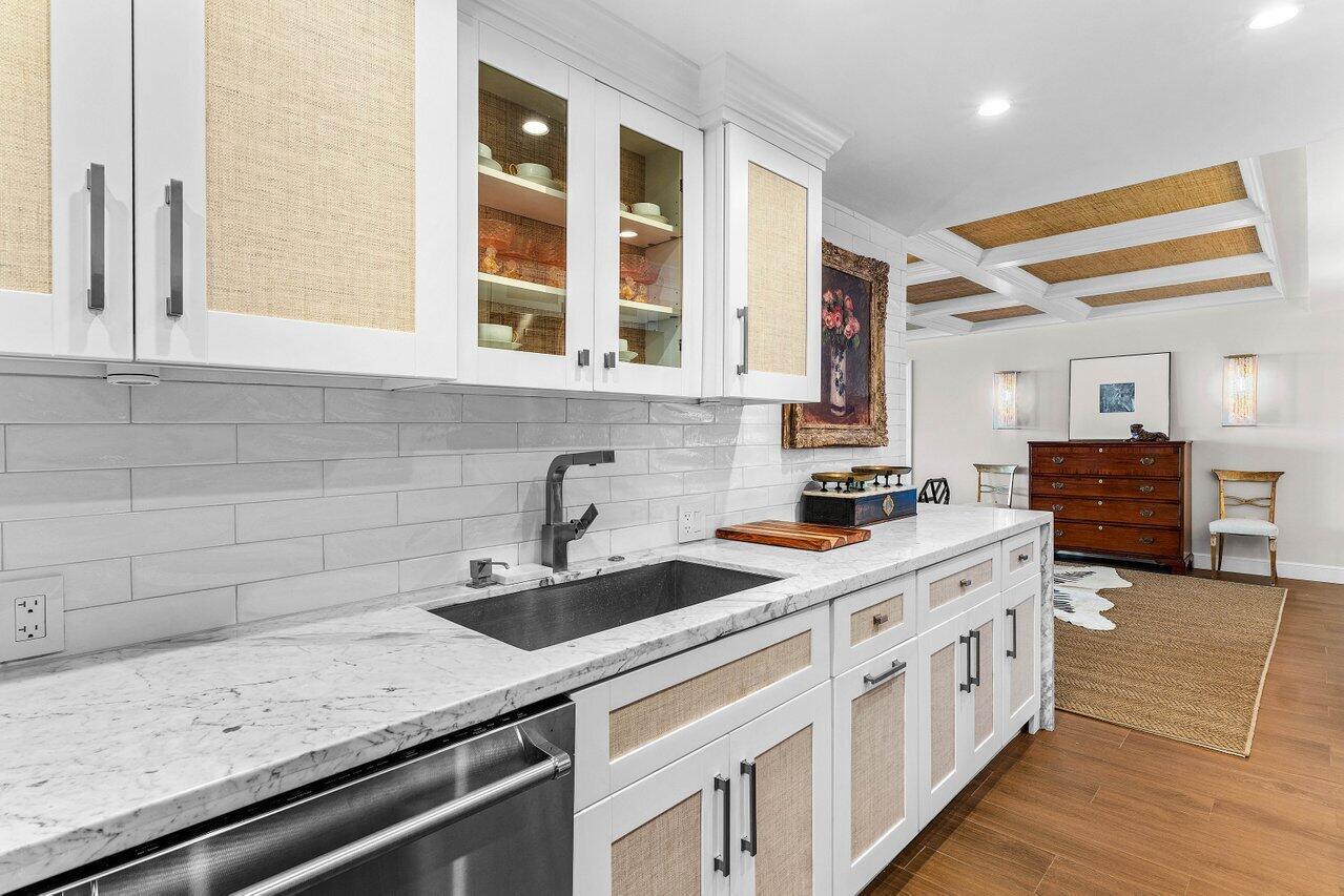 CARLYLE HOUSE CONDO - Residential Lease