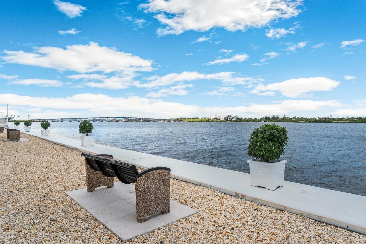 CARLYLE HOUSE CONDO - Residential Lease