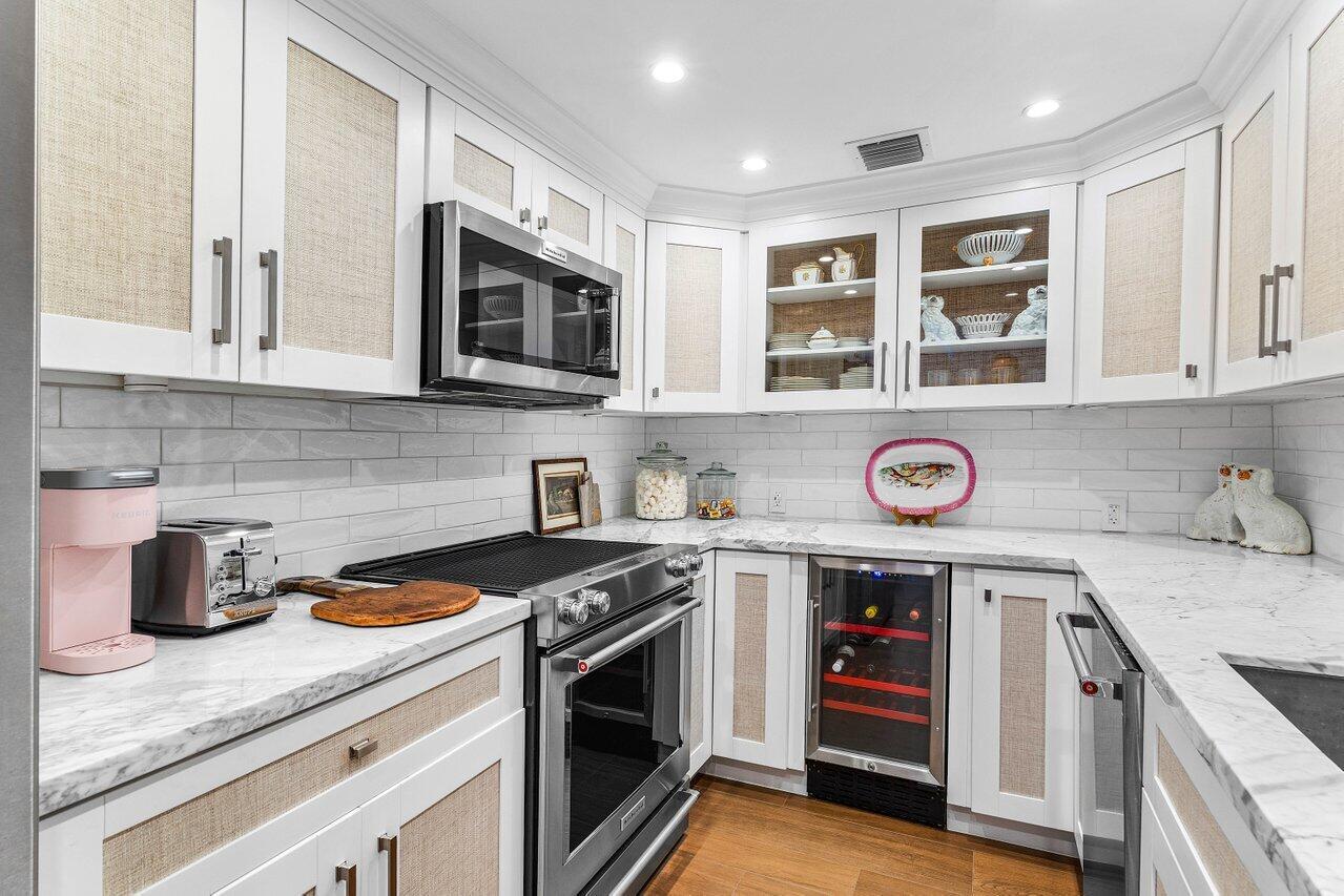 CARLYLE HOUSE CONDO - Residential Lease