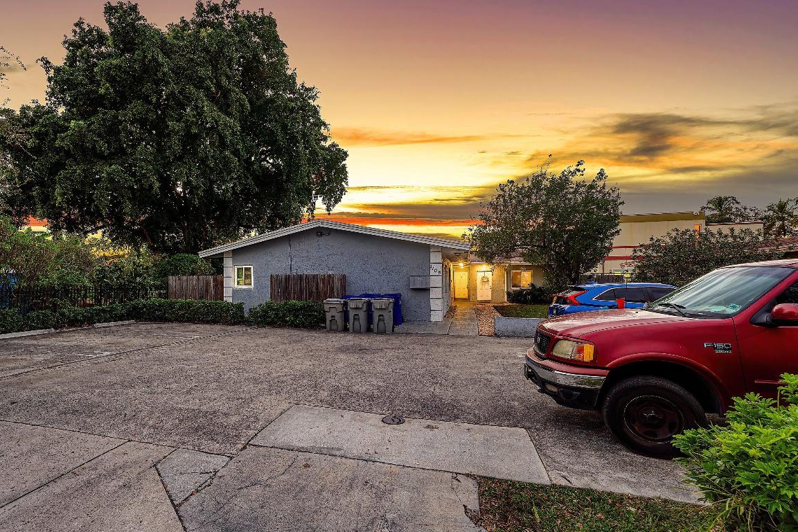 PALM TREE - Residential Income