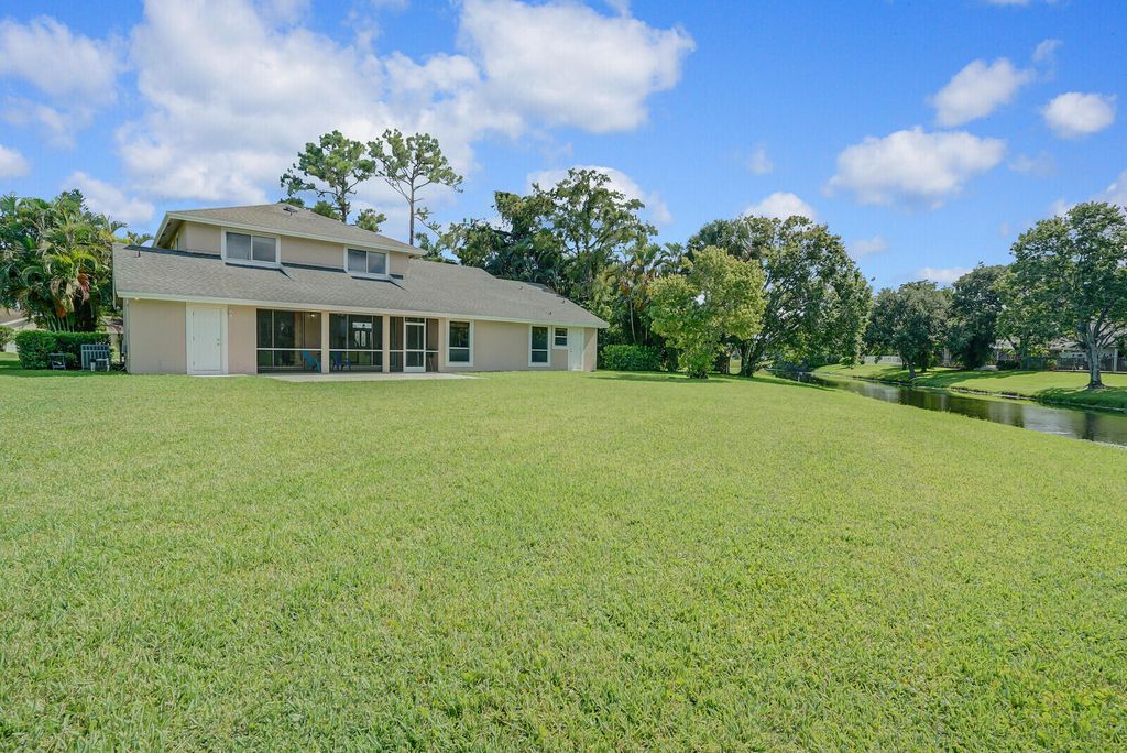 Photo of 13998 Columbine Avenue, Wellington, FL 33414 (MLS # R11001544)