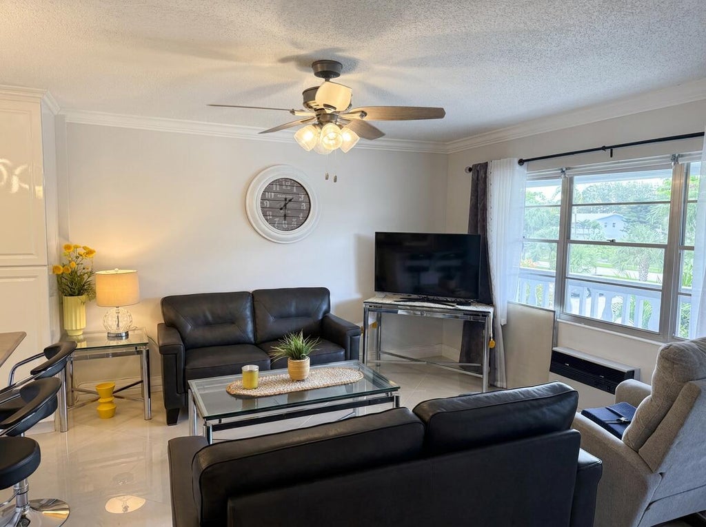 Photo of 37 OAKRIDGE C #37, Deerfield Beach, FL 33442 (MLS # B26072473)