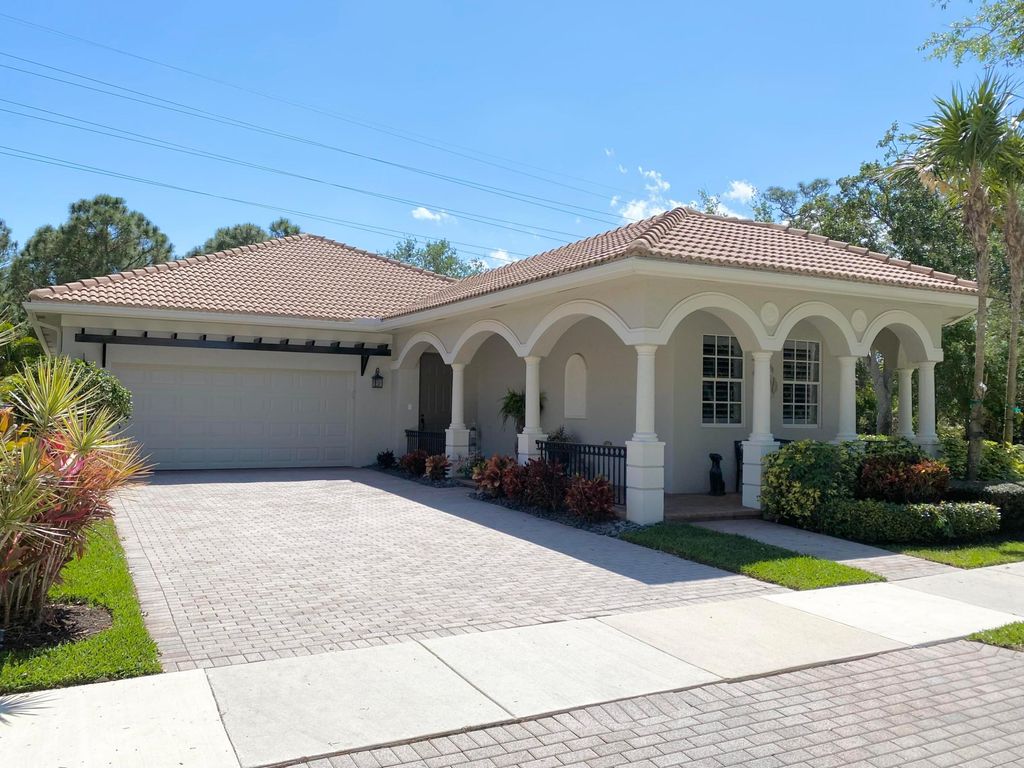 Photo of 102 Via Castilla, Jupiter, FL 33458 (MLS # R10955240)