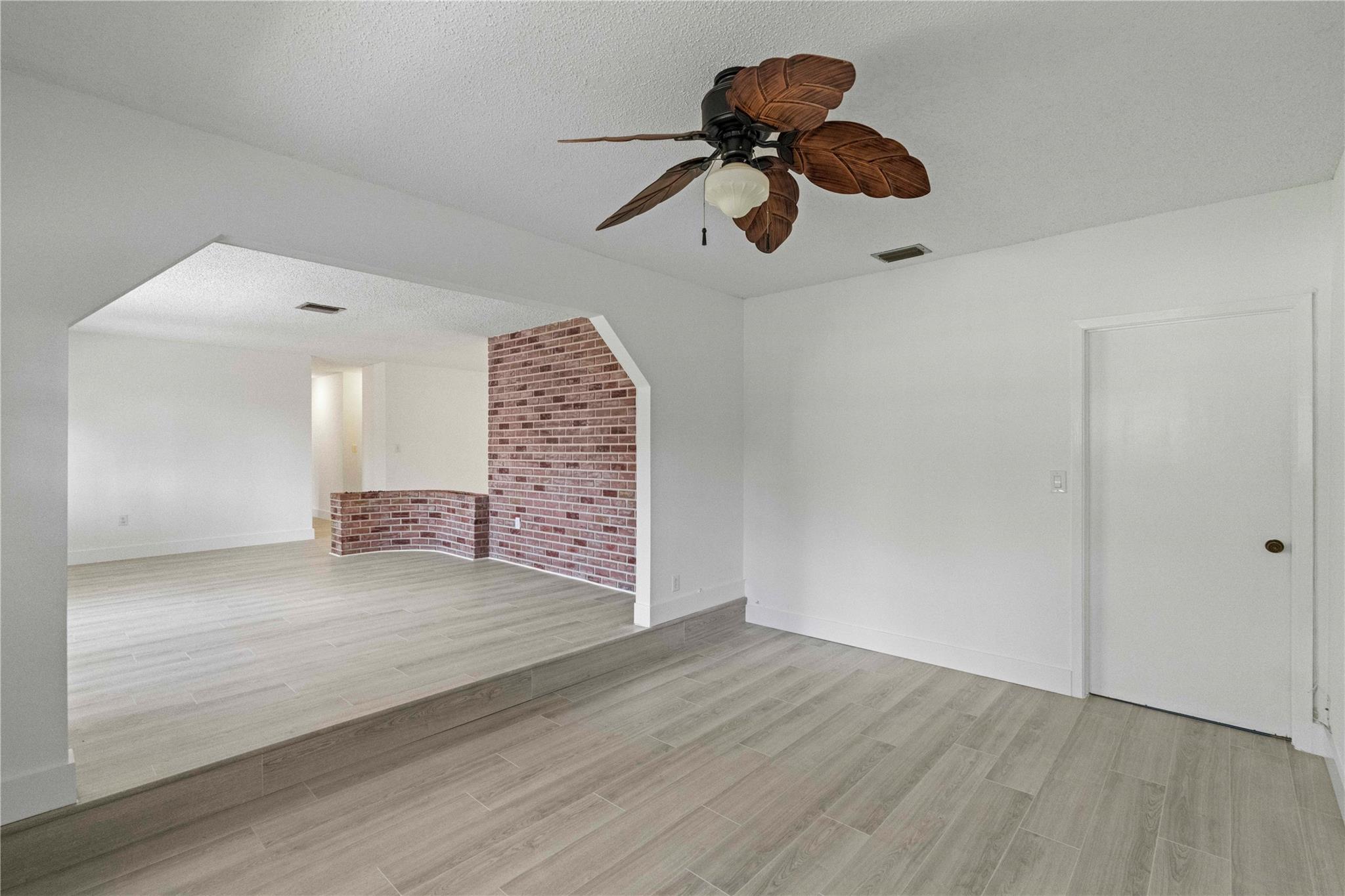 Fla Fruit Lands Co Sub 1 - Residential Lease