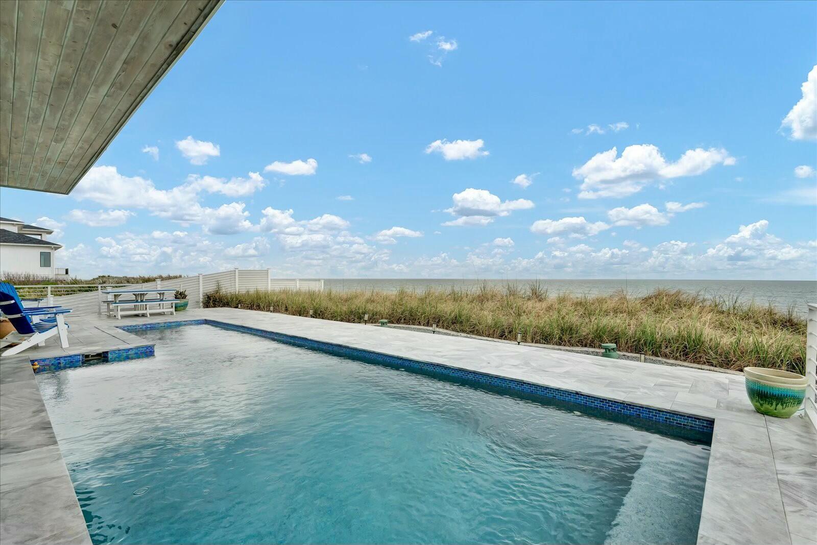 GOLDEN BEACH - Residential