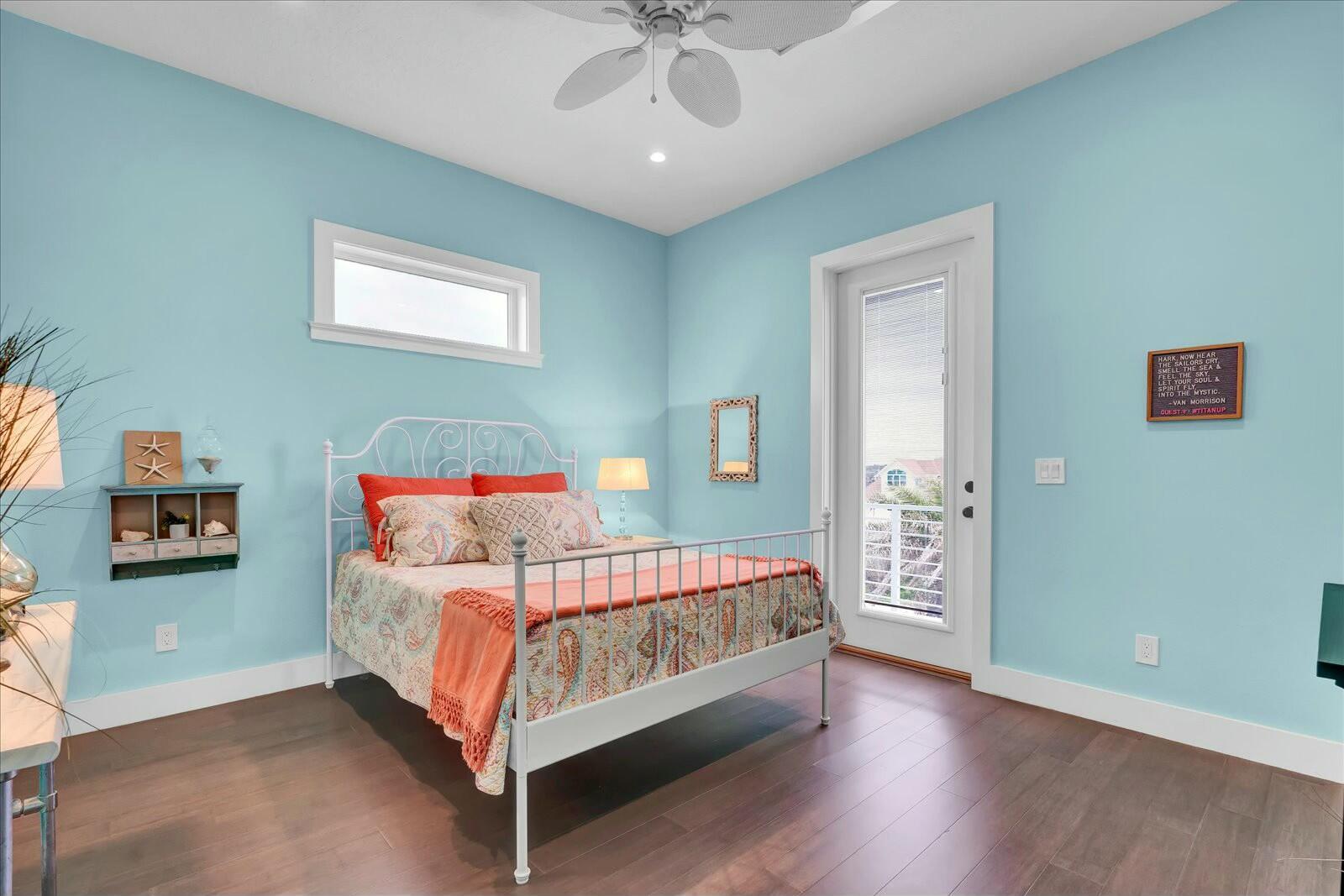 GOLDEN BEACH - Residential