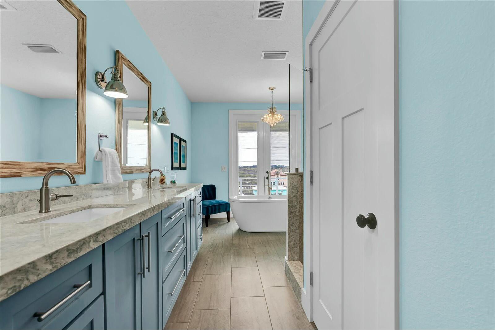 GOLDEN BEACH - Residential