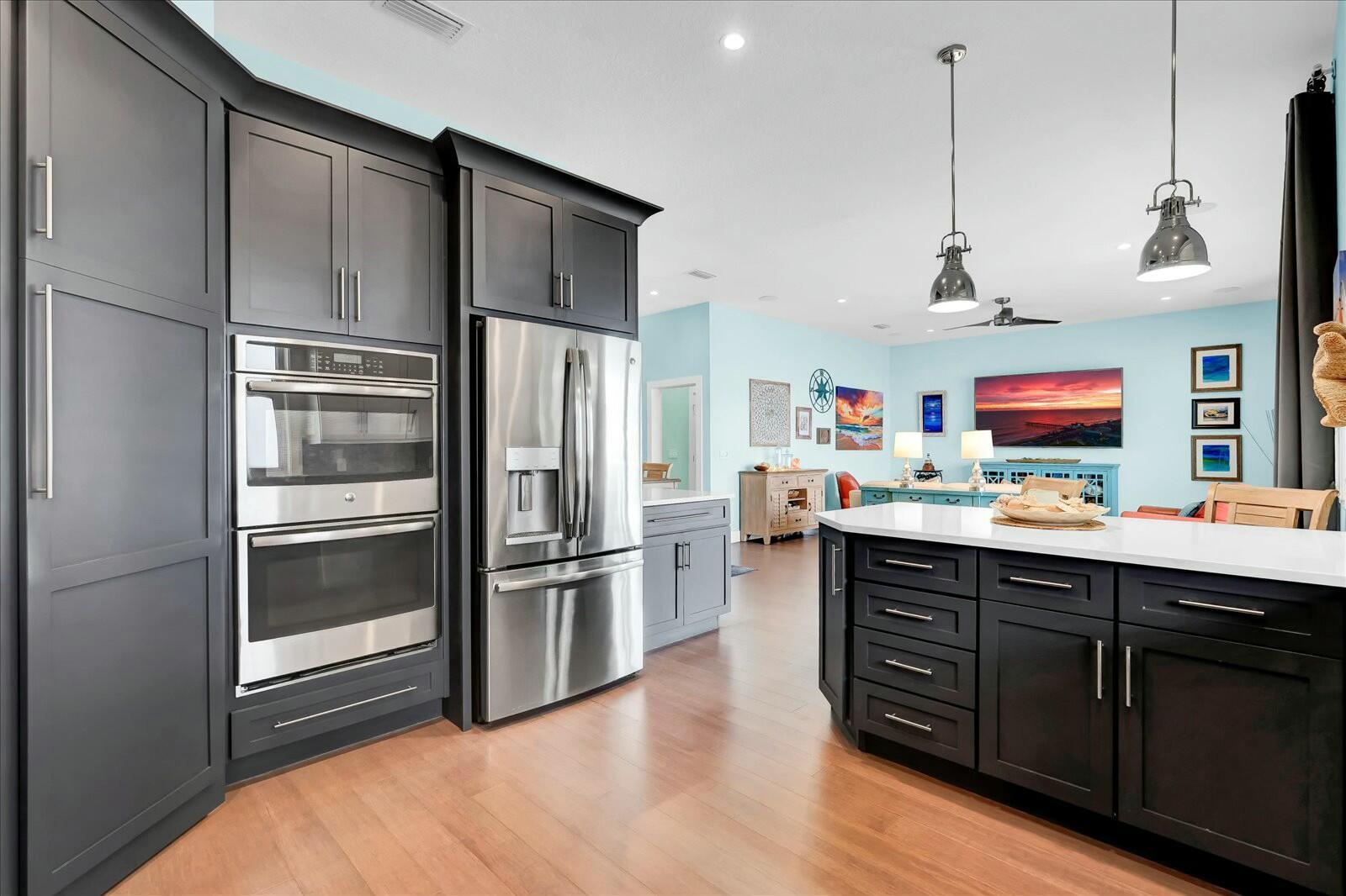 GOLDEN BEACH - Residential