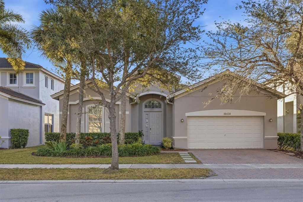 Photo of 19430 Stonebrook Street, Weston, FL 33332 (MLS # F10551379)