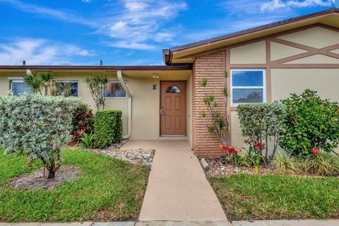 2842 Crosley Drive W E West Palm Beach FL 33415