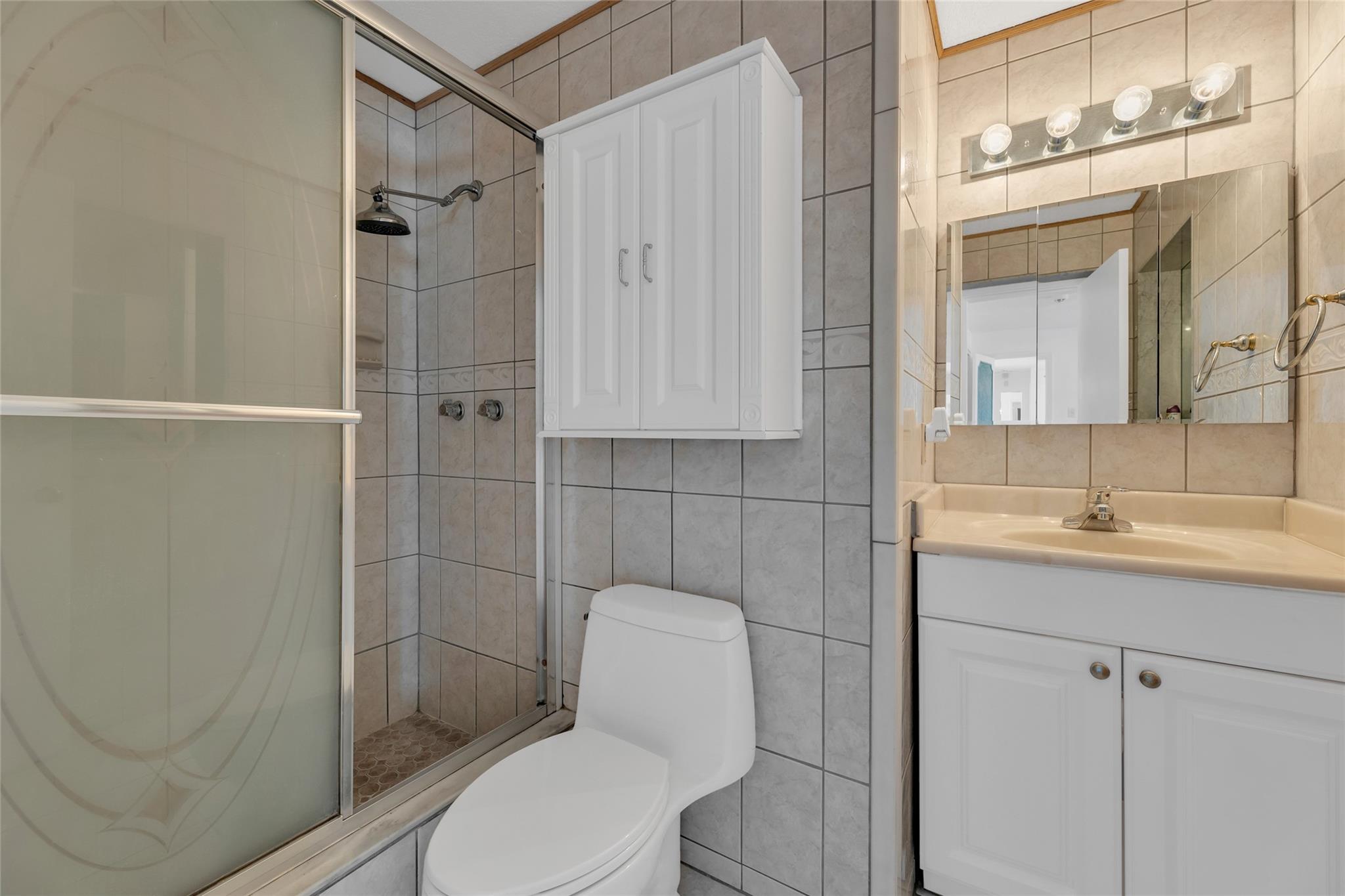 Eastway Park 49-5 B - Residential Lease