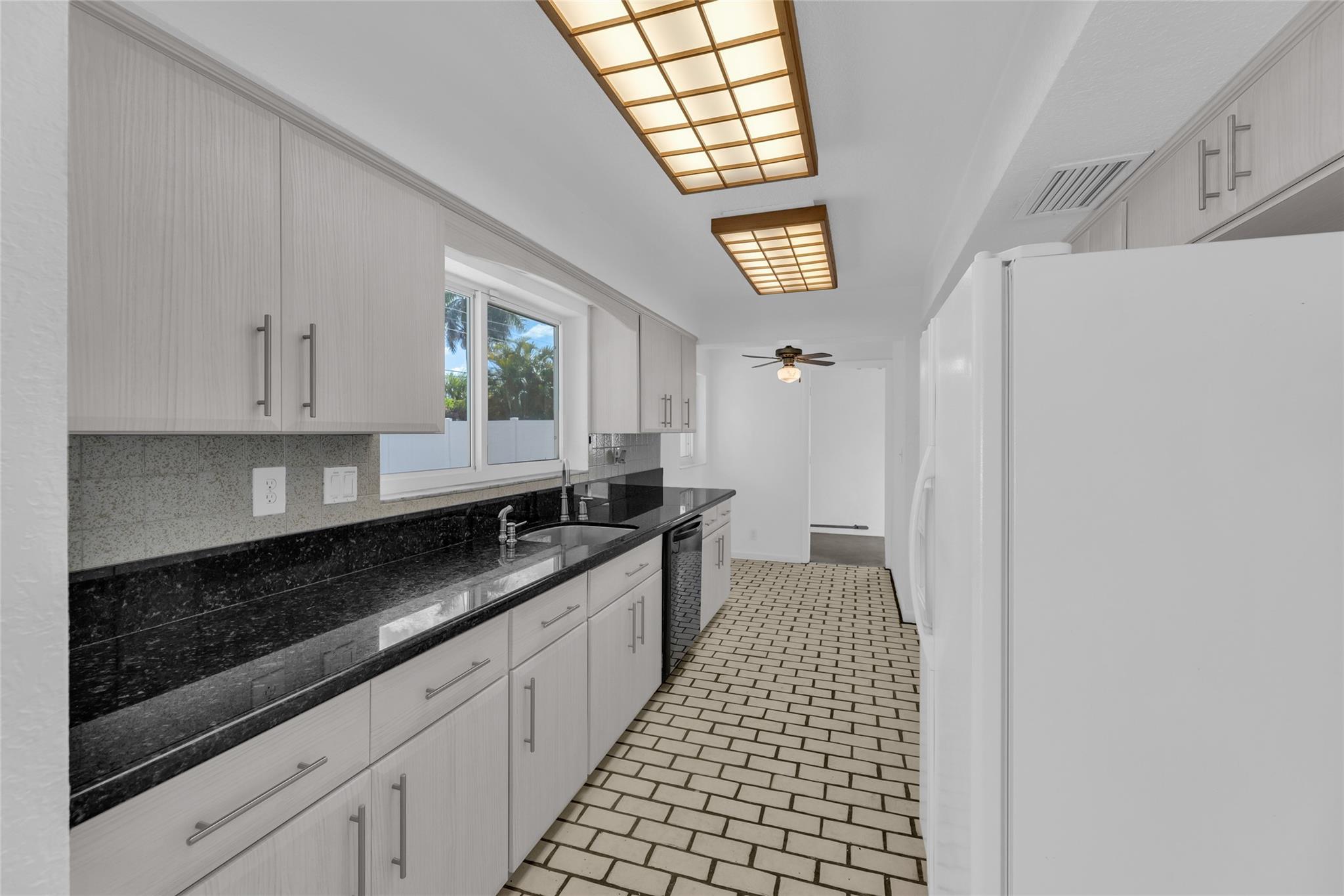 Eastway Park 49-5 B - Residential Lease