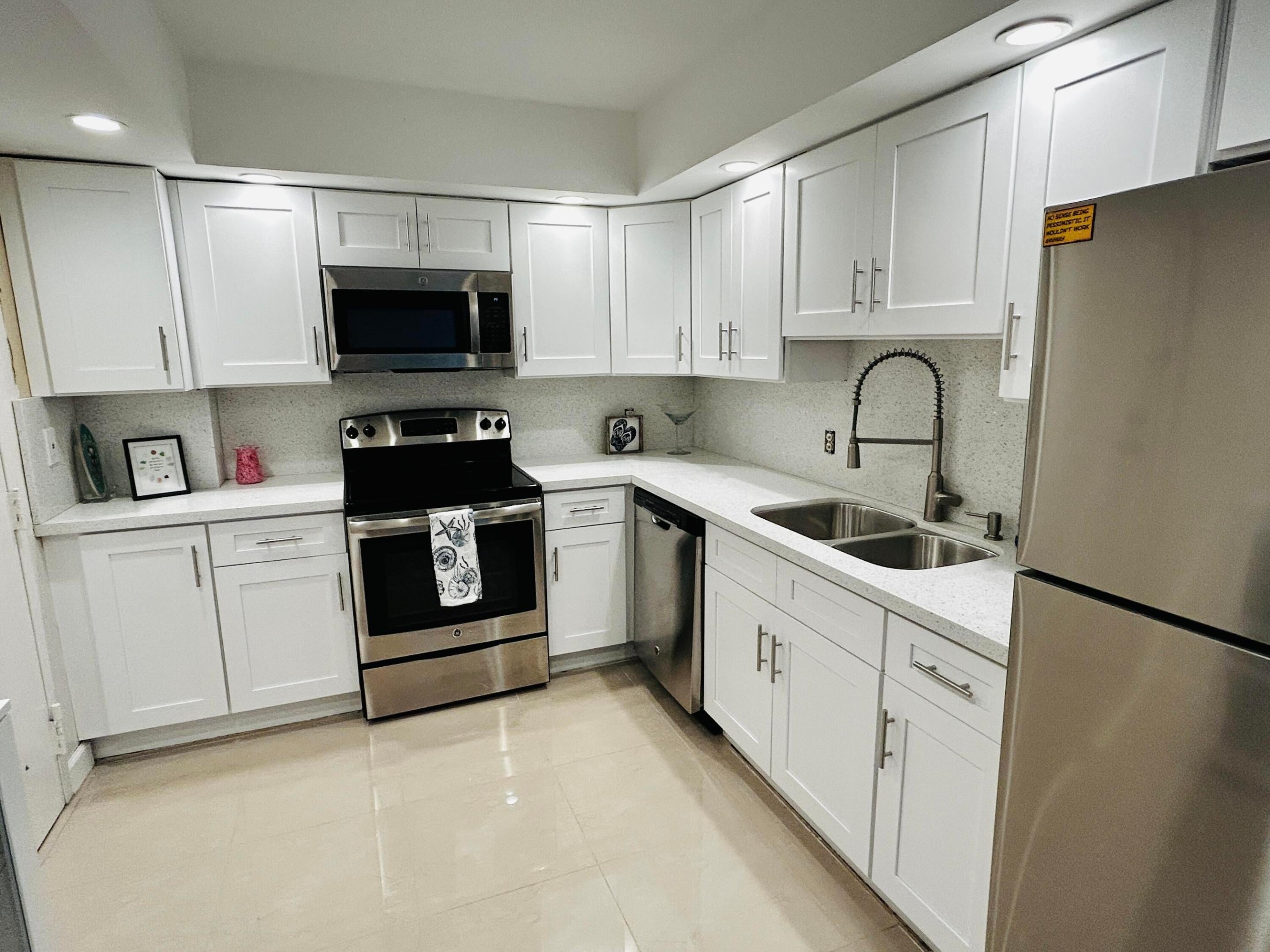437 GOLDEN ISLES Drive 7G