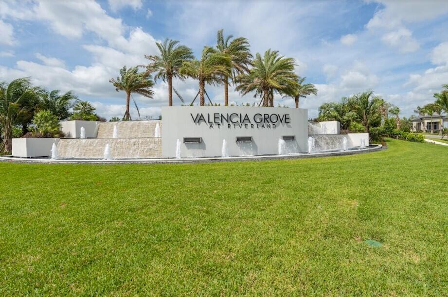 VALENCIA GROVE, RIVERLAND - Residential