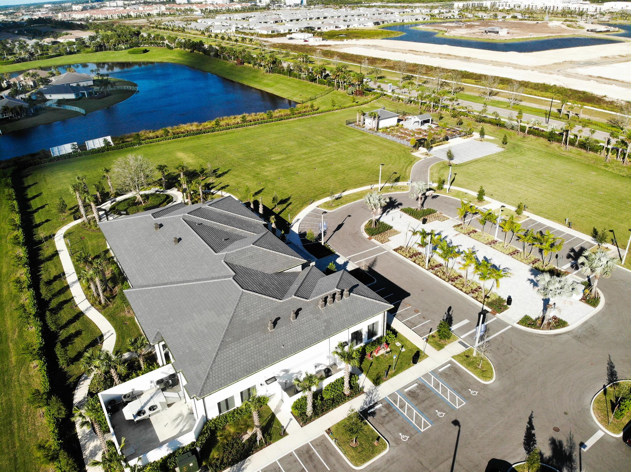 VALENCIA GROVE, RIVERLAND - Residential