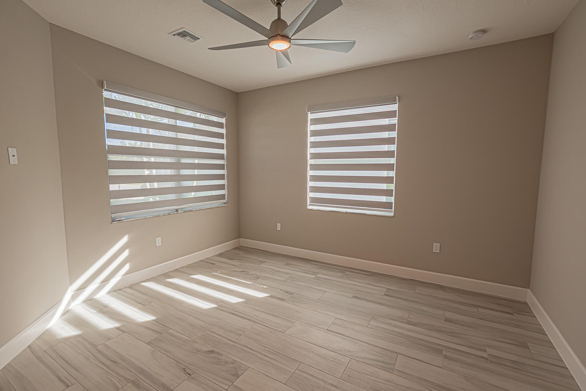 VALENCIA GROVE, RIVERLAND - Residential