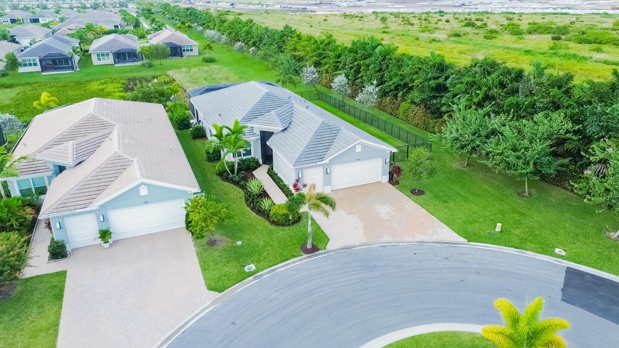 VALENCIA GROVE, RIVERLAND - Residential
