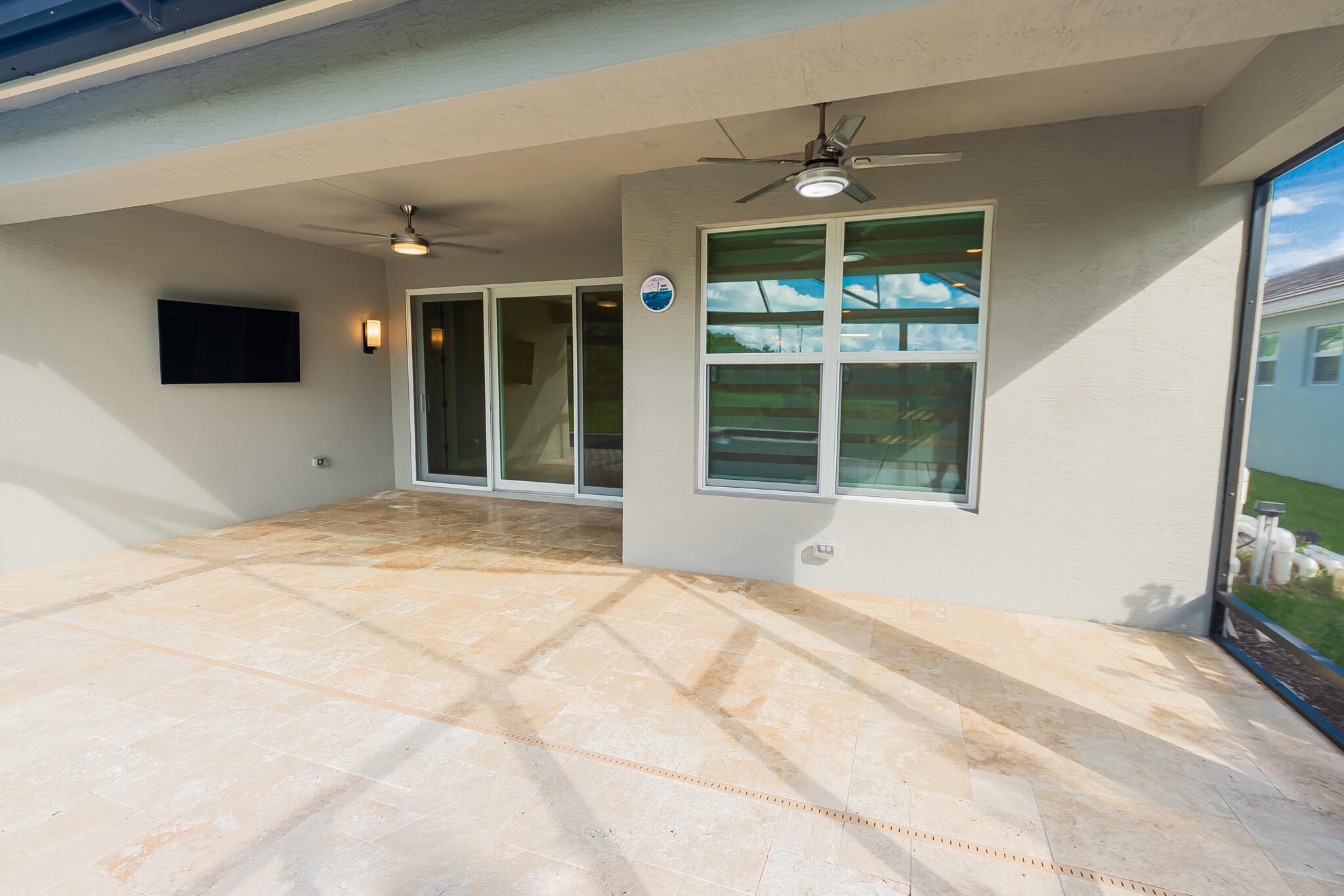 VALENCIA GROVE, RIVERLAND - Residential