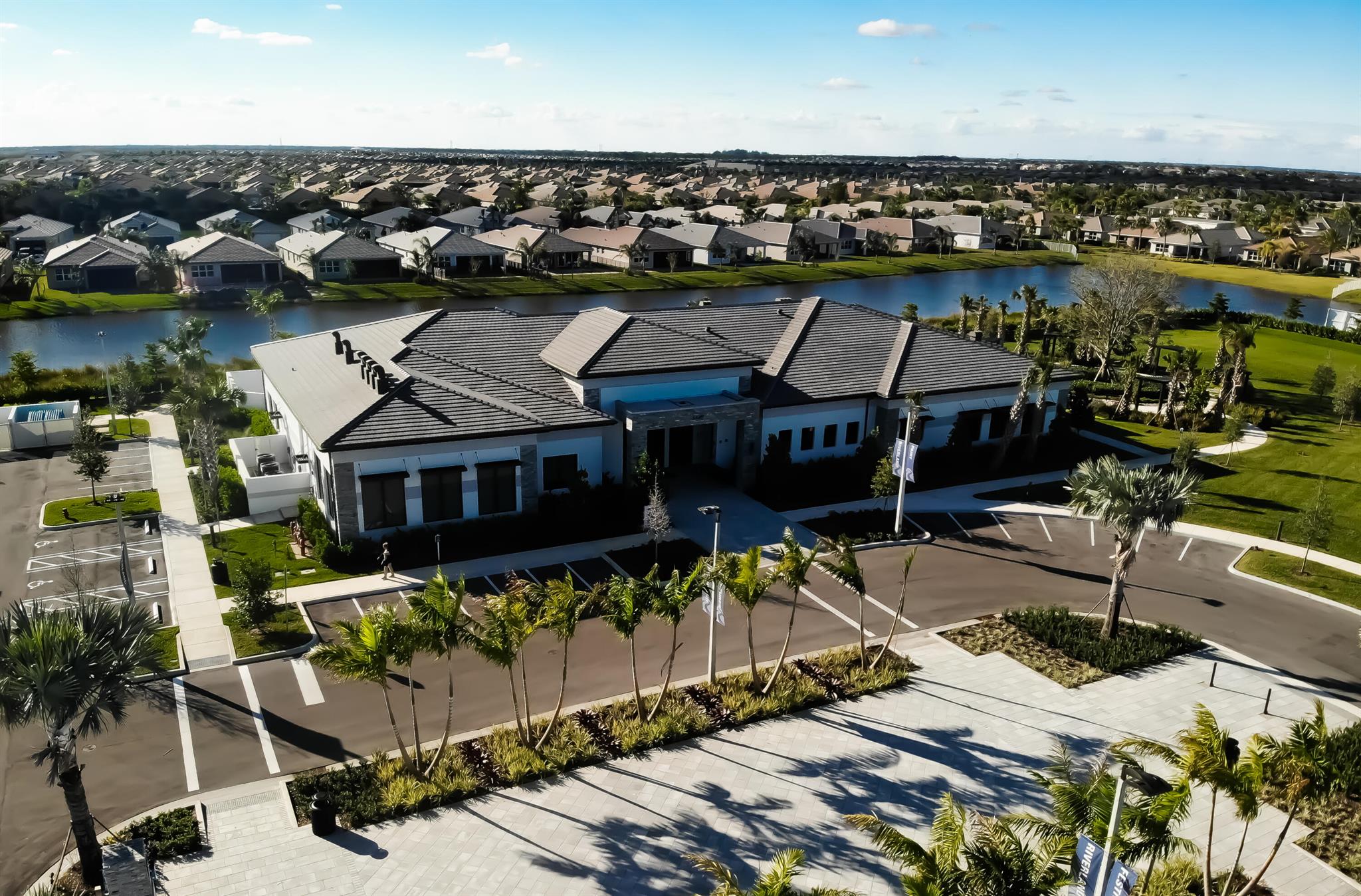VALENCIA GROVE, RIVERLAND - Residential