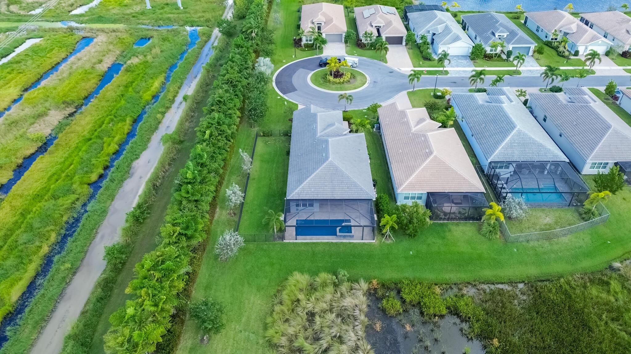 VALENCIA GROVE, RIVERLAND - Residential